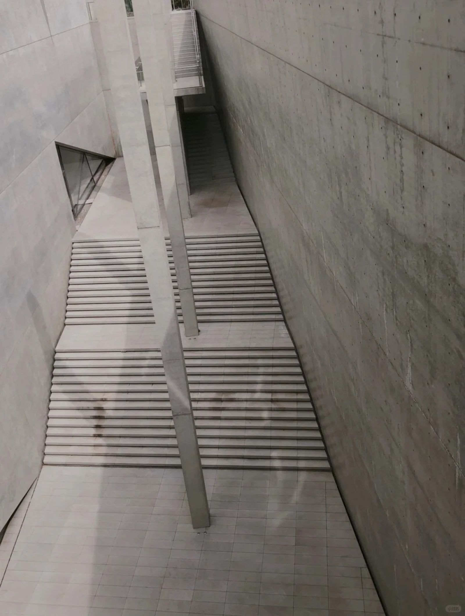 啟皓藝術館有知名建築師安藤忠雄設計,有祕密通道連通寶格麗酒店。翻攝visitbeijing