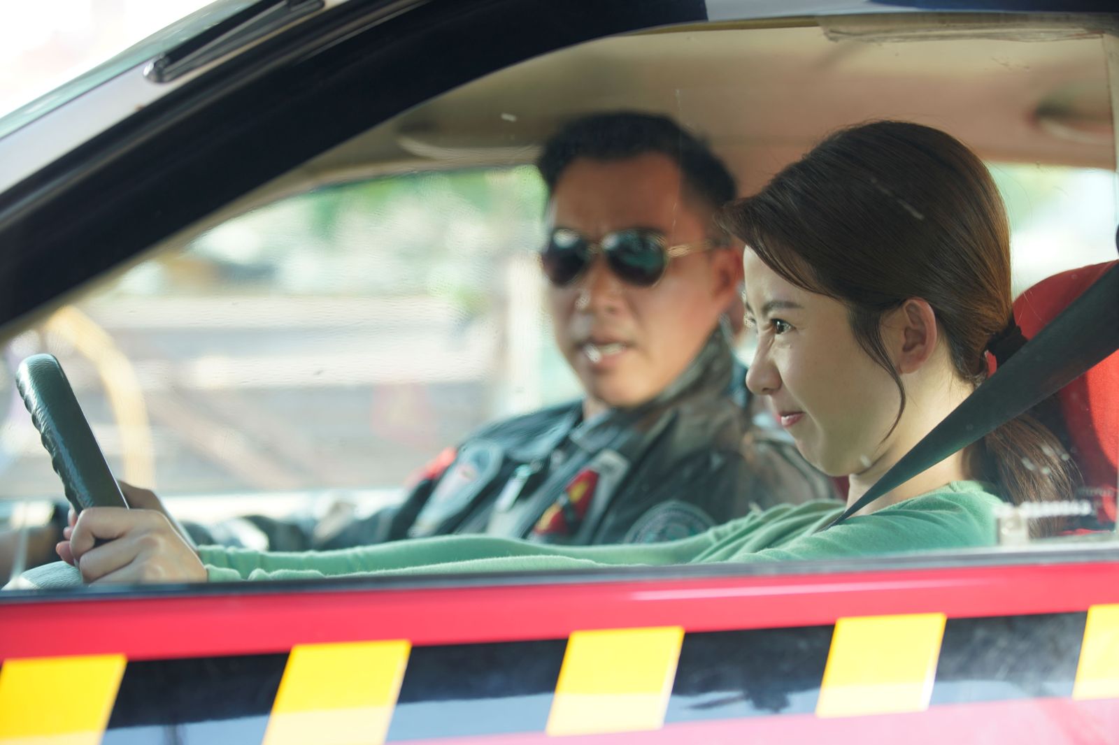 郭書瑤「沒駕照」真實原因曝光　駕訓班教練竟是「國寶級」！帥如湯姆克魯斯