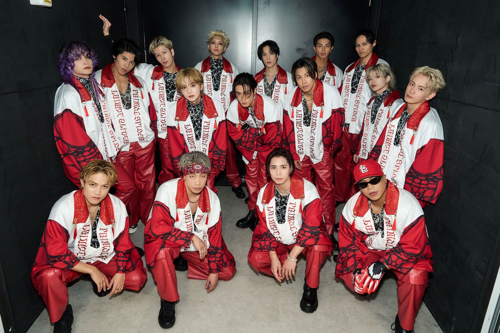 THE RAMPAGE隊長一天掉3次巨型行李箱　團員不救：愛看他找東西的樣子