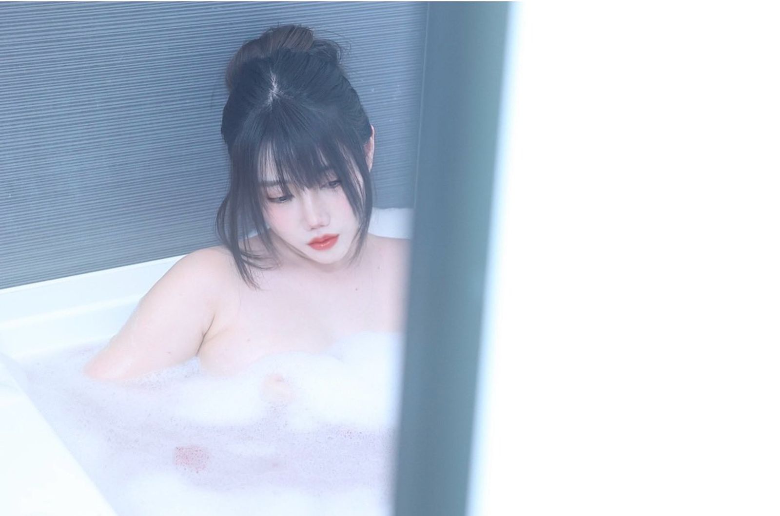 娃娃音女星轉當秘書!驚遭主管「當眾伸舌舔腿」 她氣炸下海拍AV:乾脆脫了...爸抓包竟喊5字