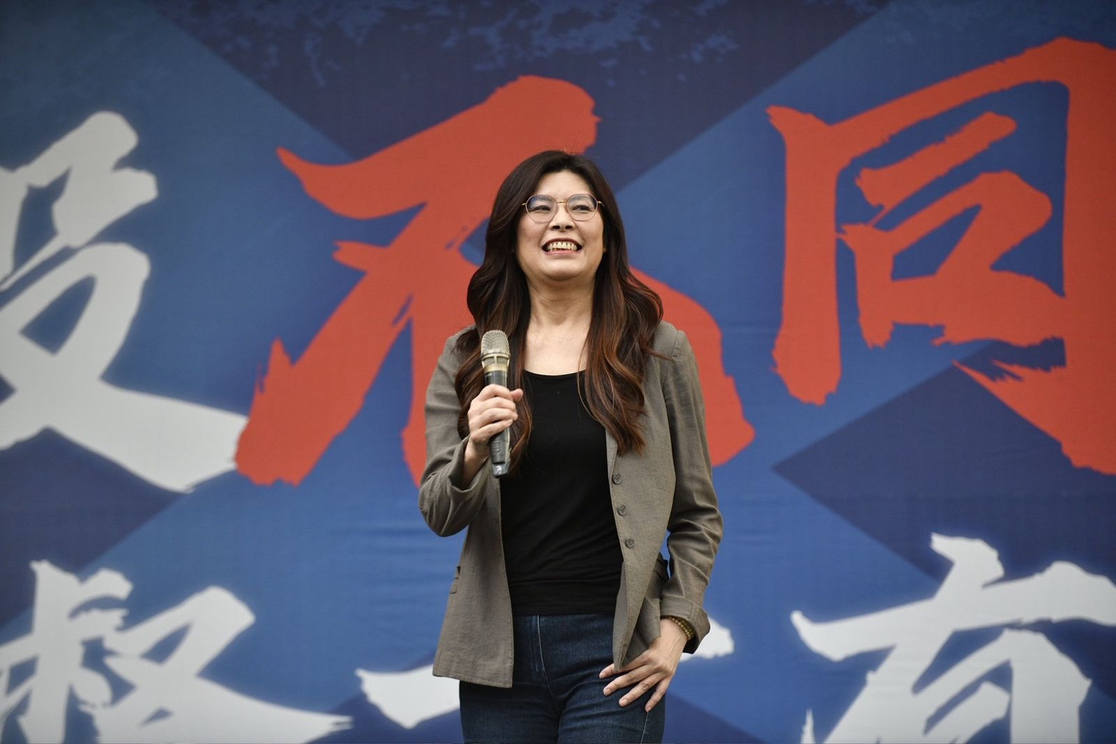 鄭麗文抨擊，賴清德正一步步走向一黨獨大、一黨專政。（圖／李智為攝）