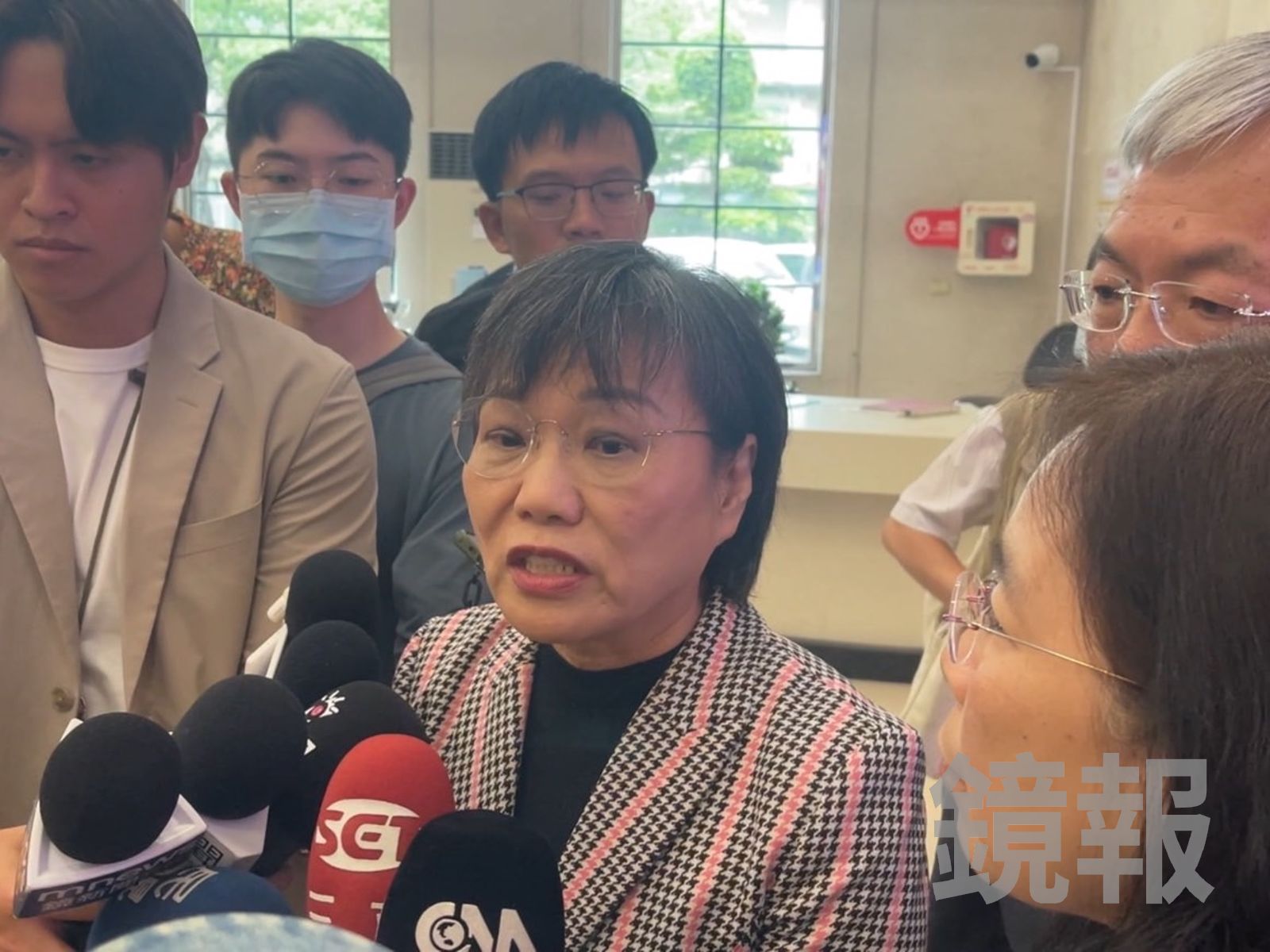 高雄無恥狼警逼拍6名報案女、「關密錄器」脫剩內衣!劉世芳回應了