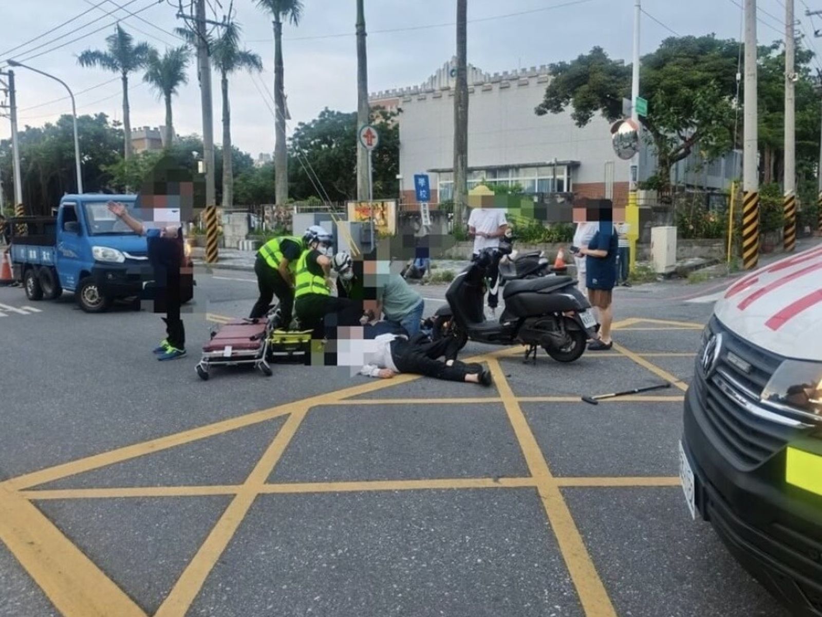 牽手過馬路竟成永別!花蓮8旬夫妻遭機車撞飛 夫亡妻重傷治療中