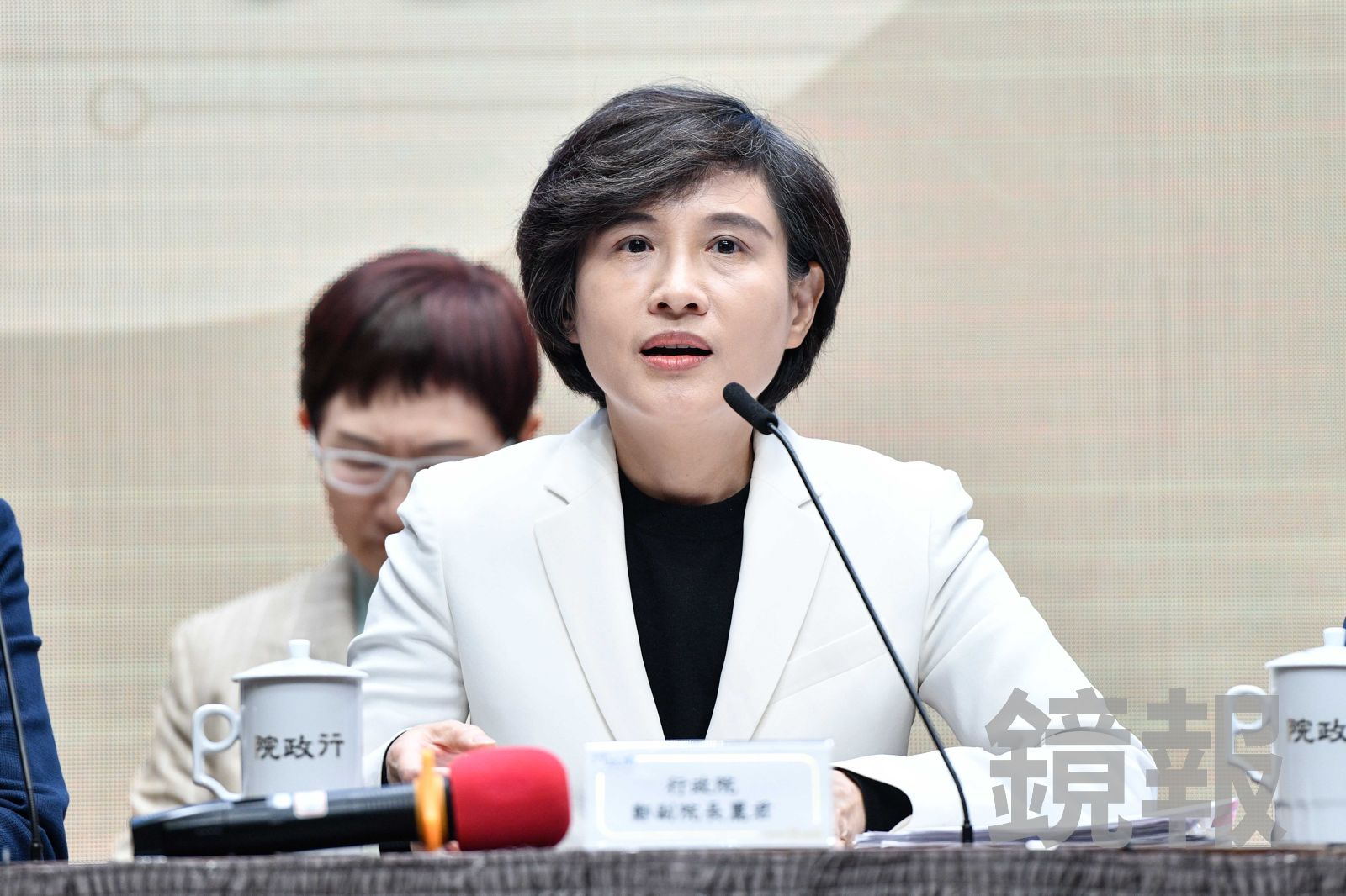 最新內閣財產申報　鄭麗君夫婦身價逾7億、存款近2千萬