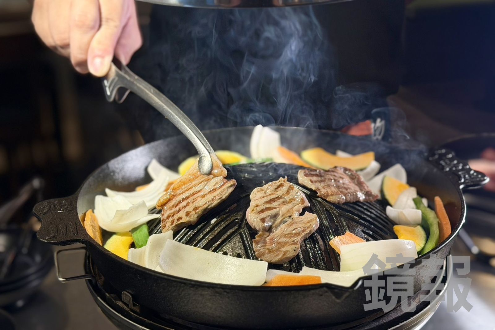 正男報食事/北海道排隊烤羊肉來了!「旭川成吉思汗大黑屋」插旗中山區、冷藏羊肉無騷味超嫩