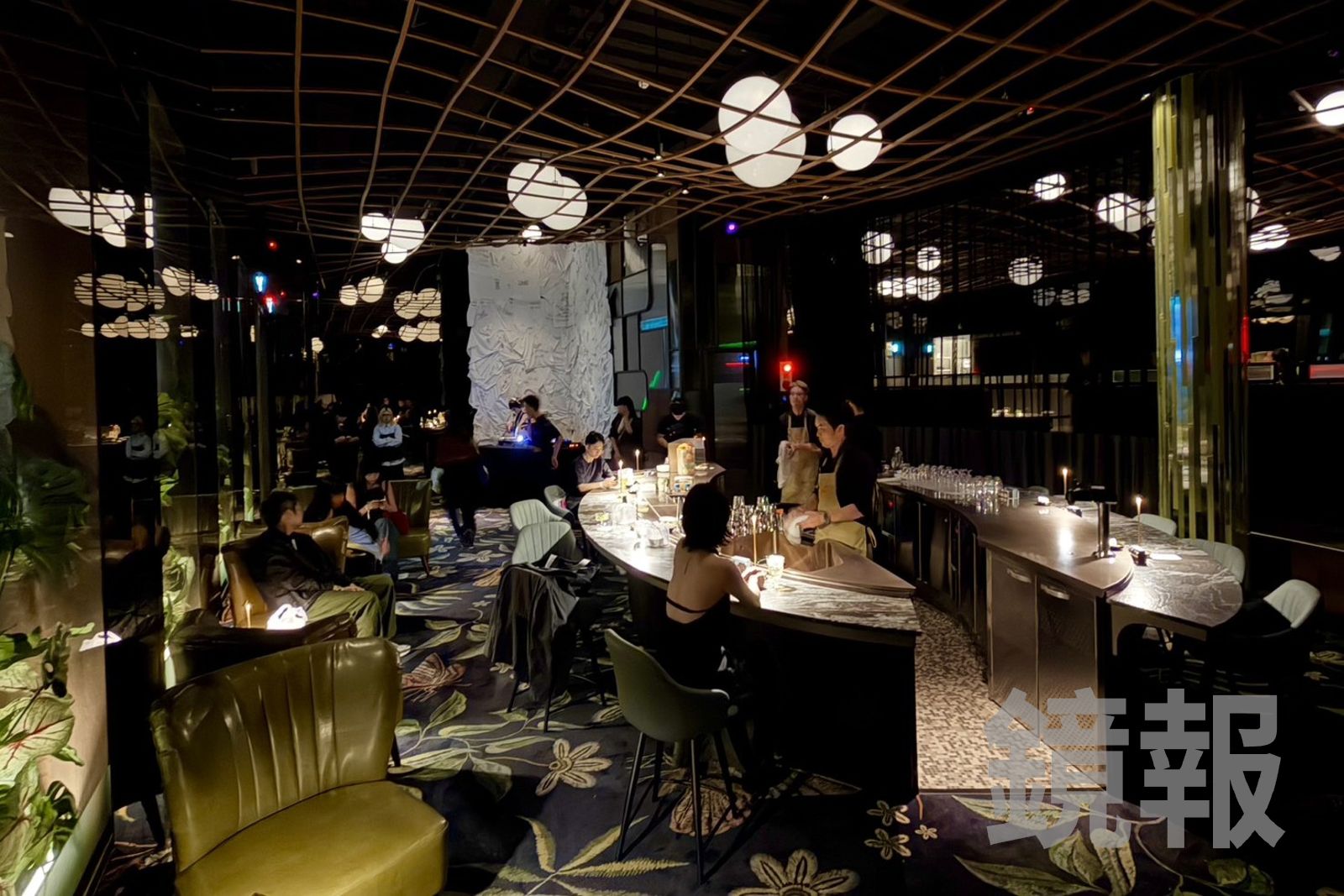 一踏進店裡，就是用開放式酒吧迎接賓客。