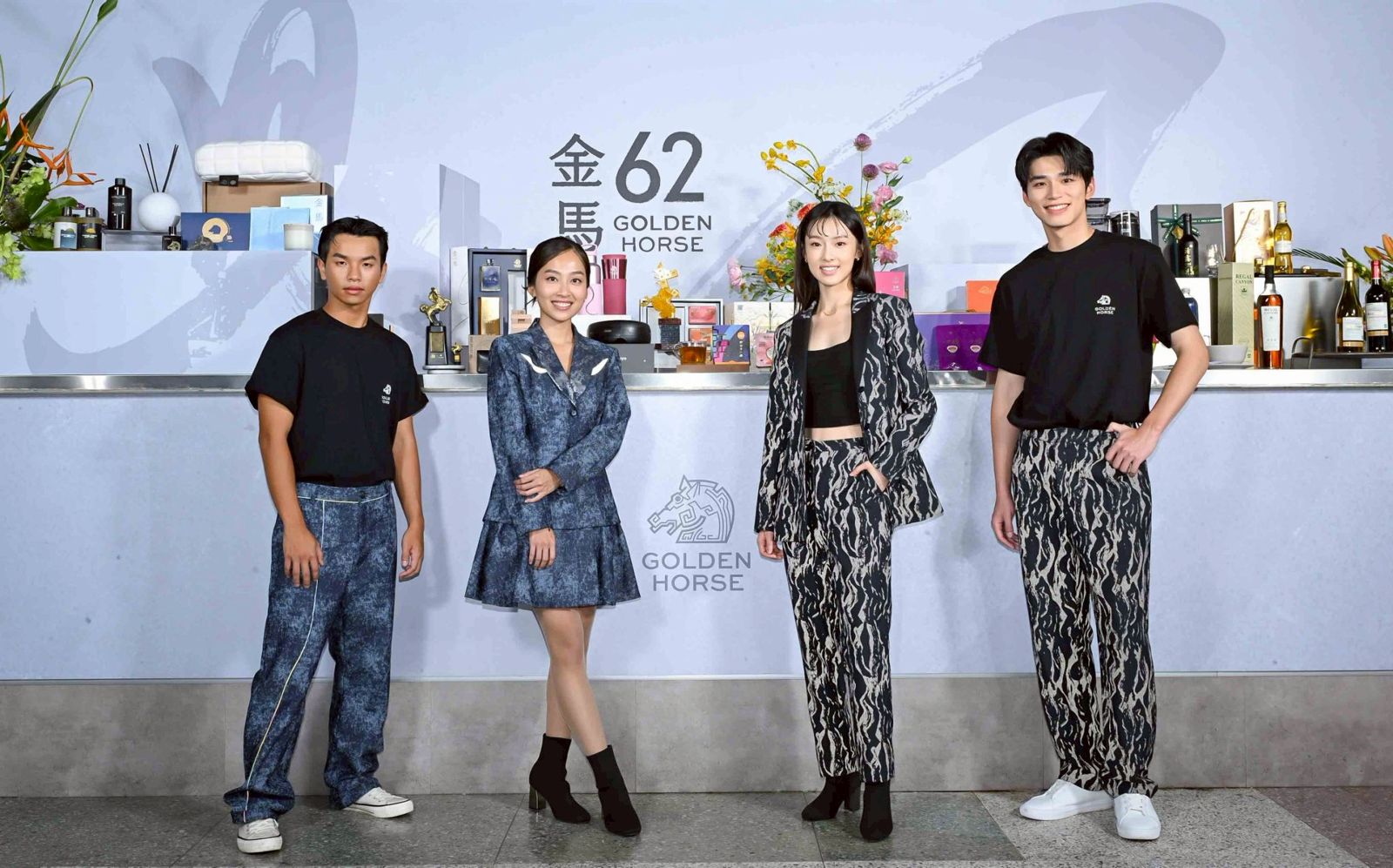 移工「鏟子超人」揮國旗衝花蓮救災　身分曝光竟是《化外之醫》演員