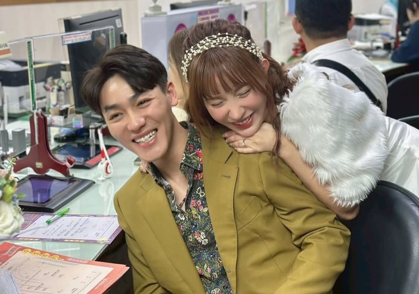 陳晨威打贏韓國！啾啾挺孕肚應援「紀錄離場英姿」5字放閃甜翻：辛苦了老公