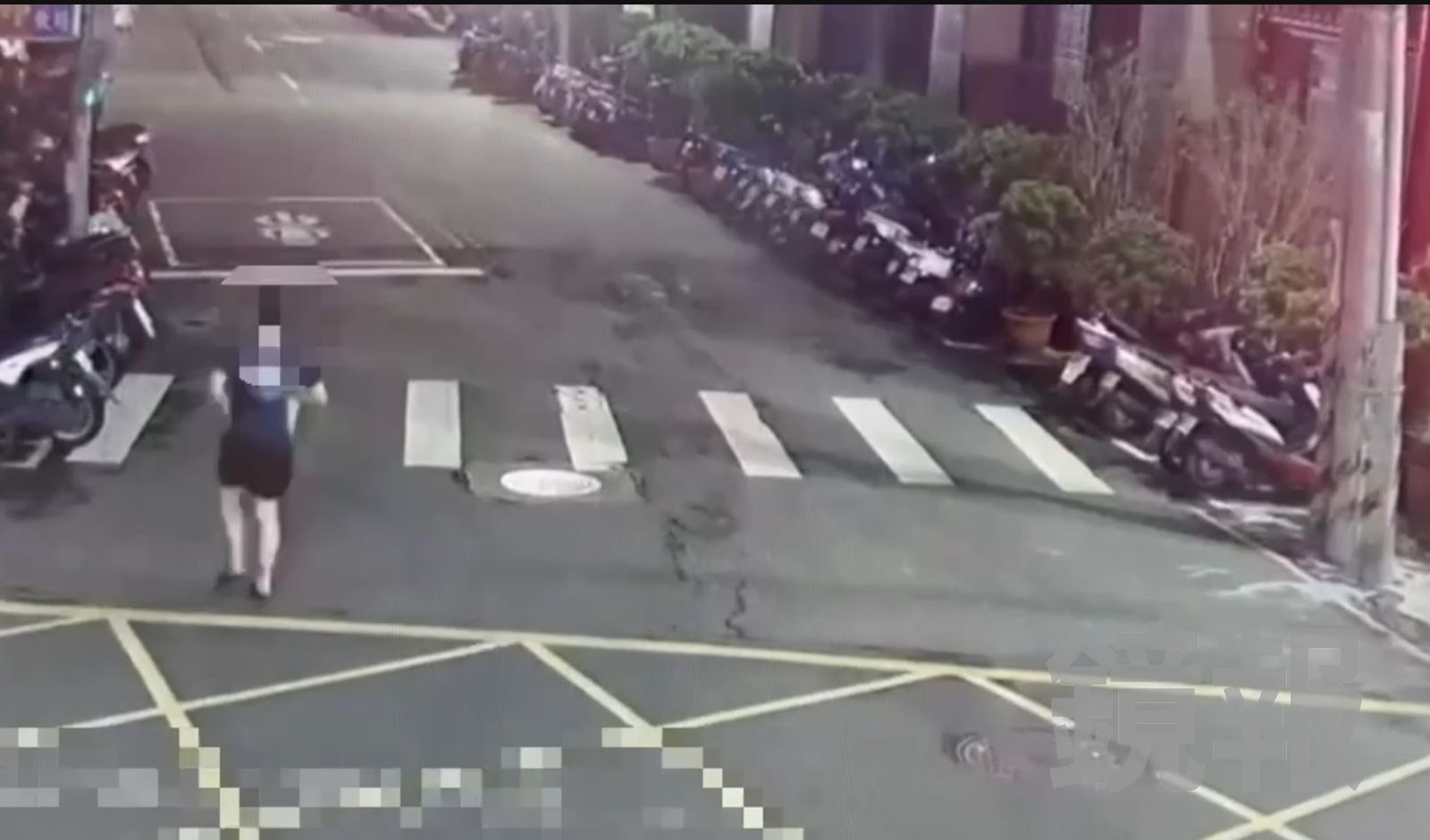 買菸「吃軟不吃硬」　三重男子暴怒打店員還亮刀