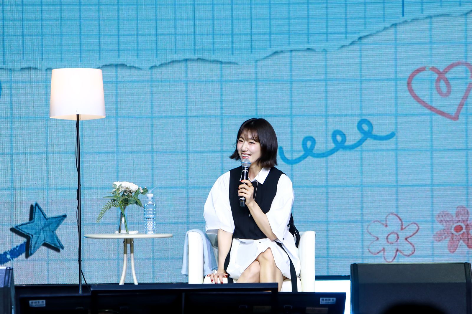 朴信惠分享拍攝幕後花絮。D-SHOW提供