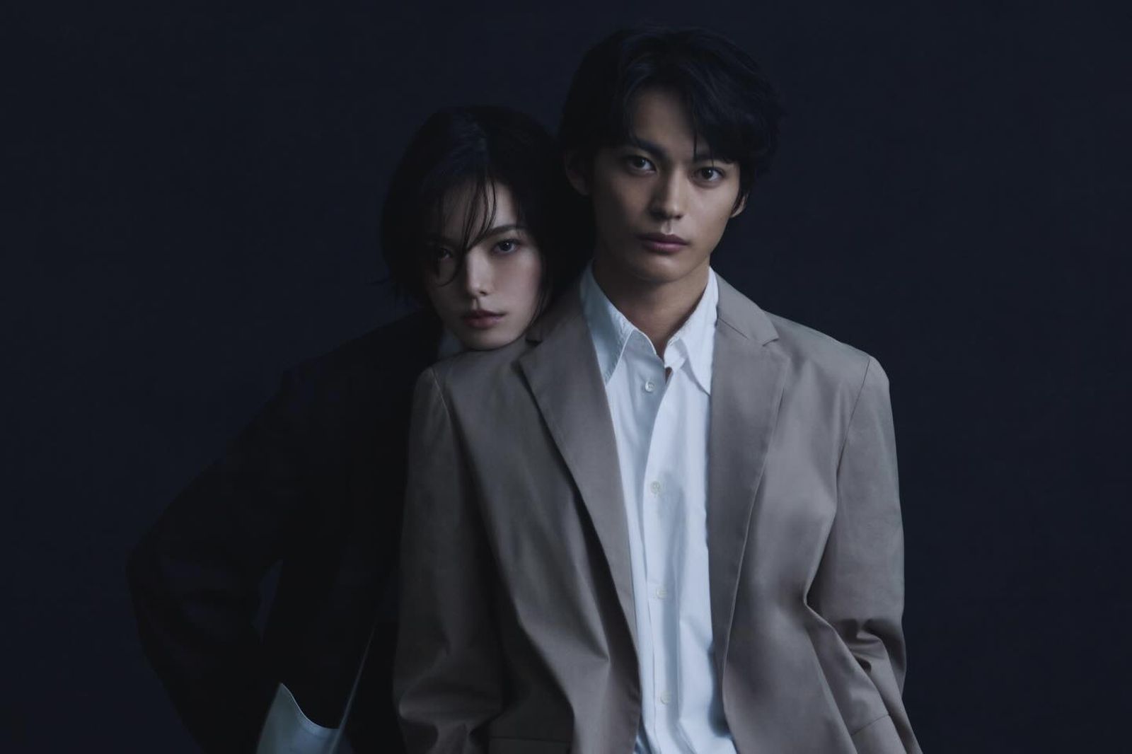 凌晨震撼官宣！24歲女星平手友梨奈閃嫁「國寶級美男」　甜靠肩膀畫面曝光