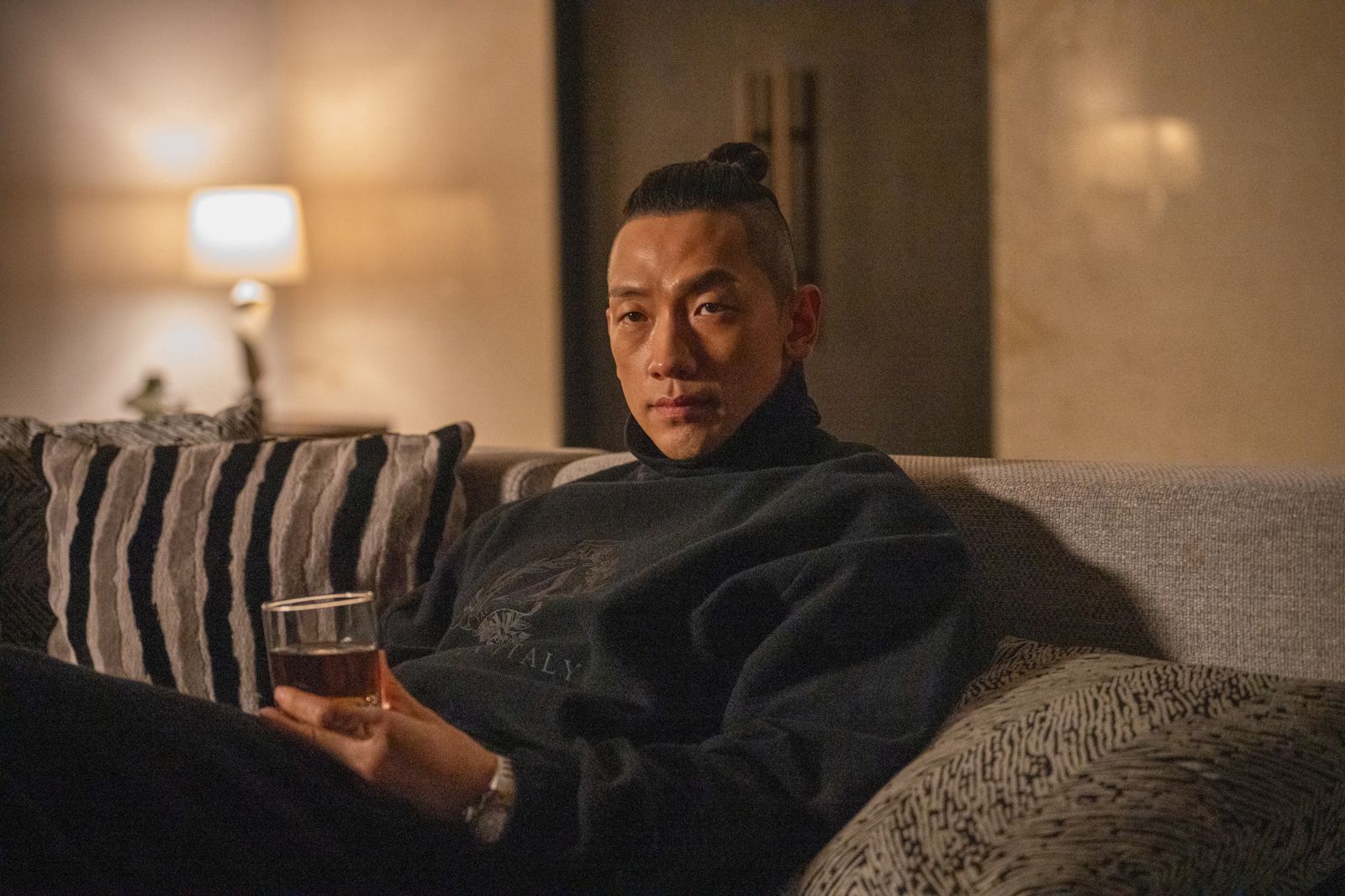 Rain出道首演反派！即興「飆髒話」自爆：是真的生氣　《獵犬2》李相二「嘴砲」技能太挑釁