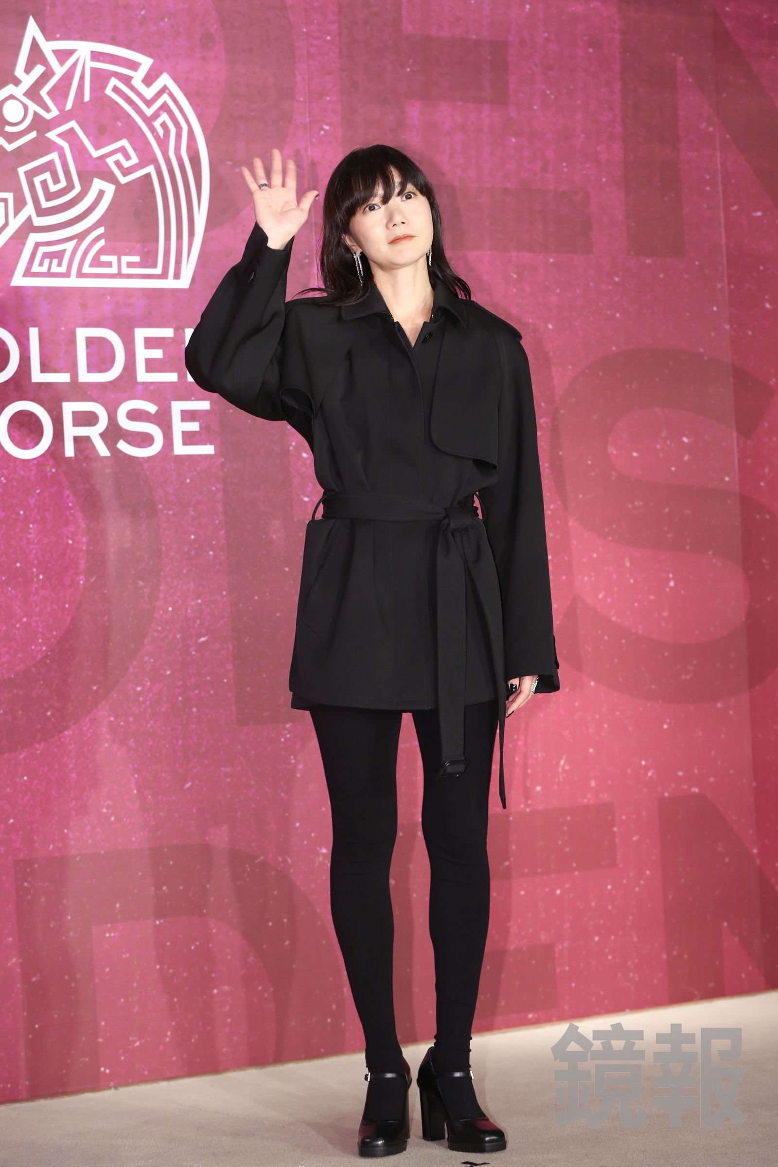 裴斗娜開心與現場媒體與線上收看直播的觀眾打招呼。李鍾泉攝