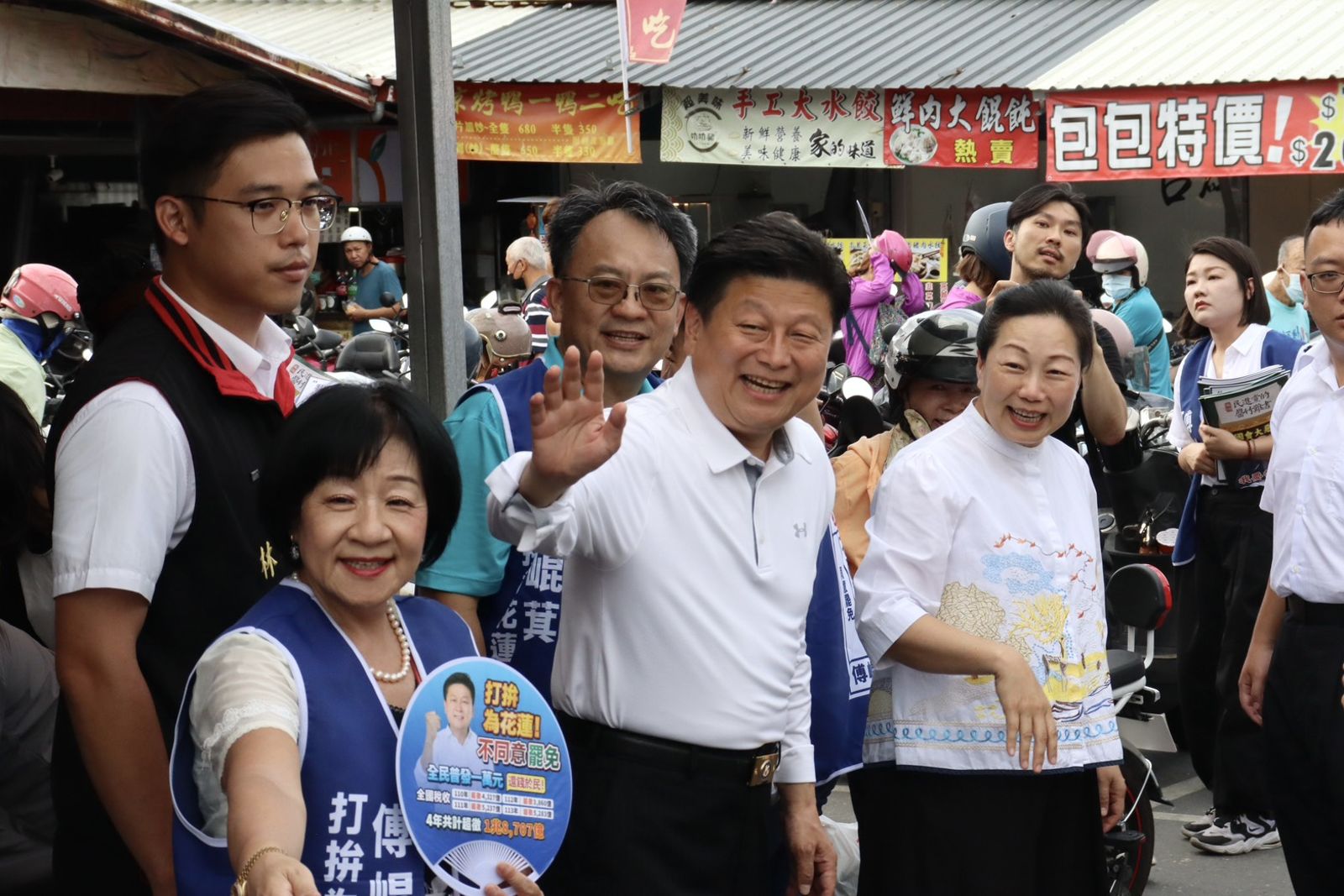 反罷免！傅崐萁掃市場拜票積極回防　主打「老柯牌」激起選民厭綠情緒