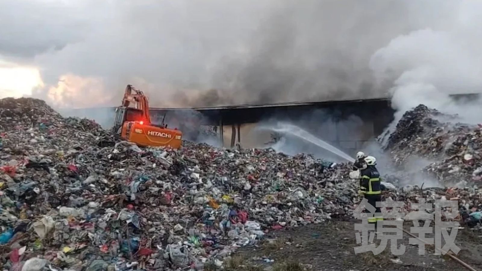 花蓮垃圾掩埋場火警延燒逾1天　環保局急監測空氣品質籲民眾防護
