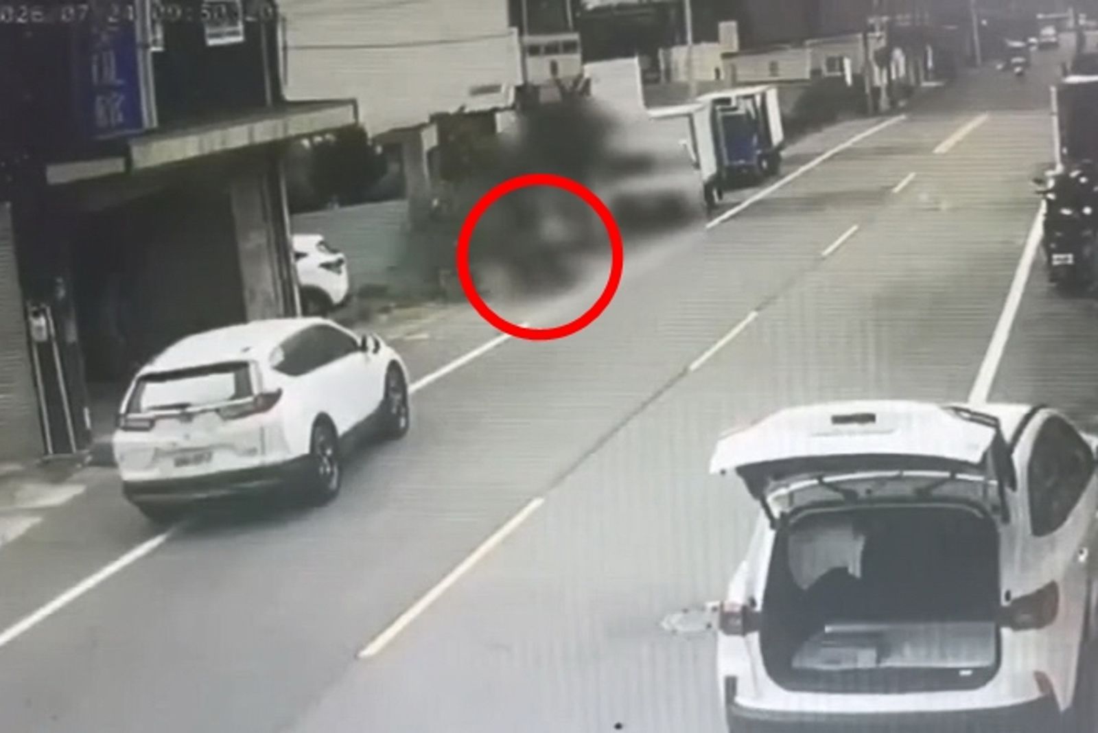 工程師下班回家「疲勞恍神」撞死人!休旅車突詭偏衝對向 83歲翁慘遭撞斃