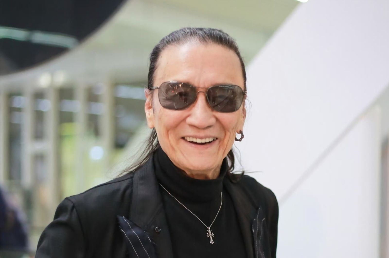 謝賢「墨鏡不離身70年」!謝霆鋒曾好奇:看得清楚嗎? 真實原因曝光