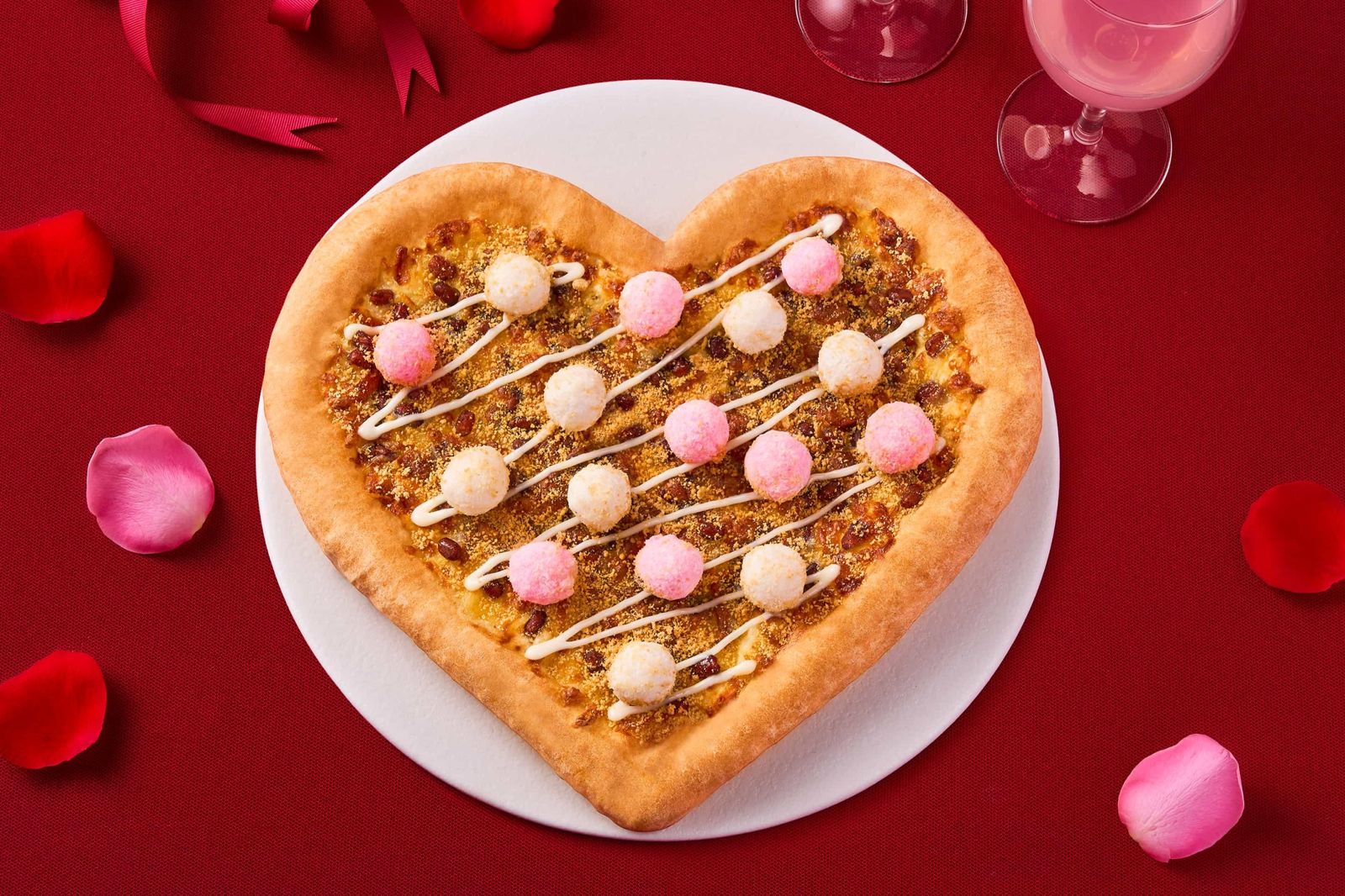 喜宴最好吃菜色變披薩！必勝客情人節限定「花好月圓愛心比薩」開賣