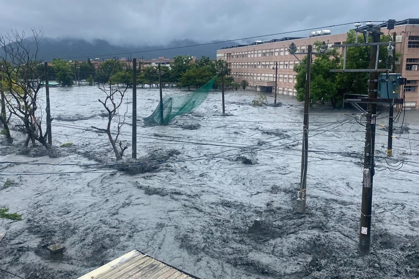 曝好友母親遭泥水埋沒　張善政指示協助救災：桃園是花蓮的後盾