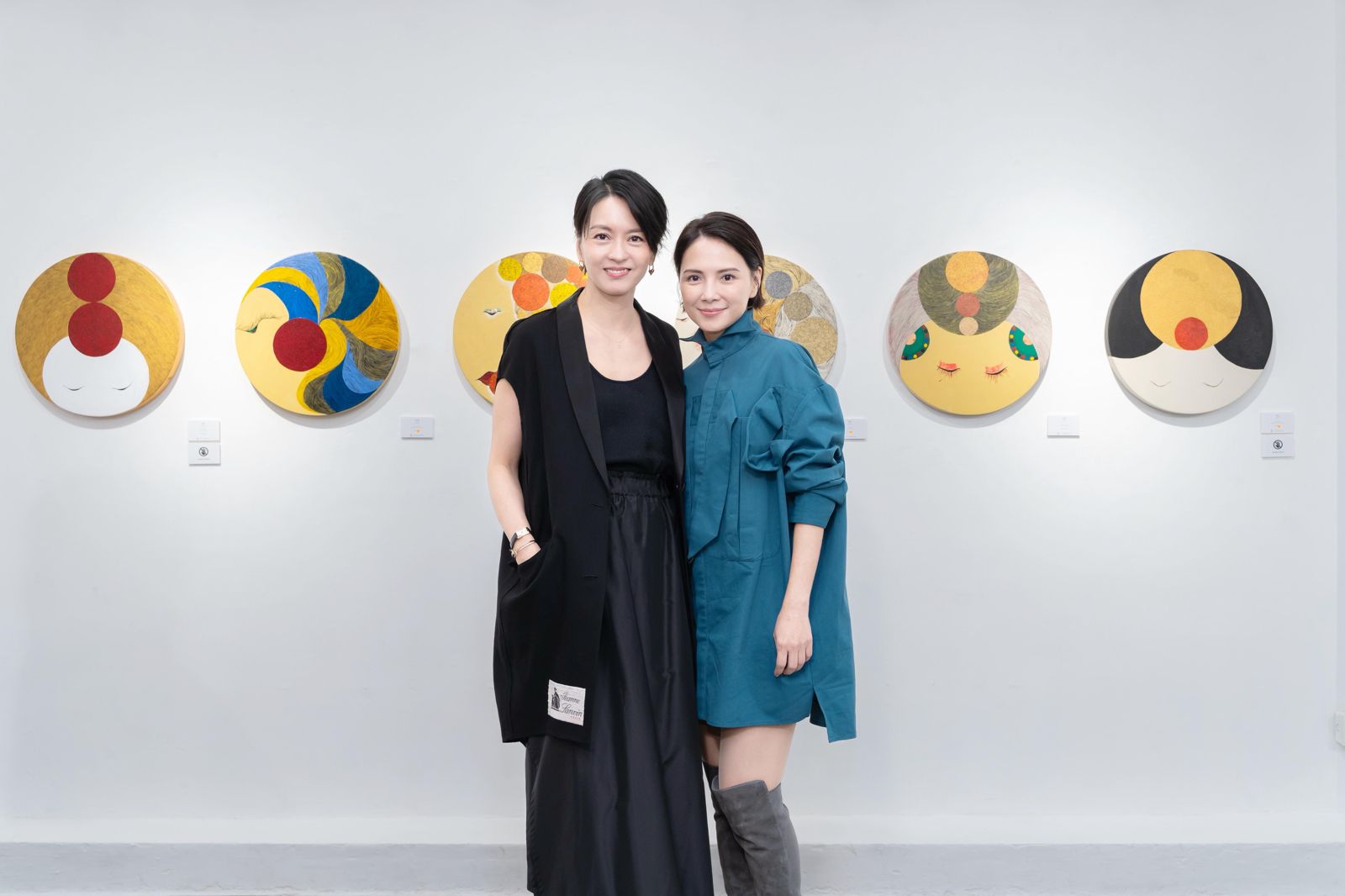 金馬影后跨界畫壇!李心潔筆下藏靈魂 梁詠琪豪氣出手力挺