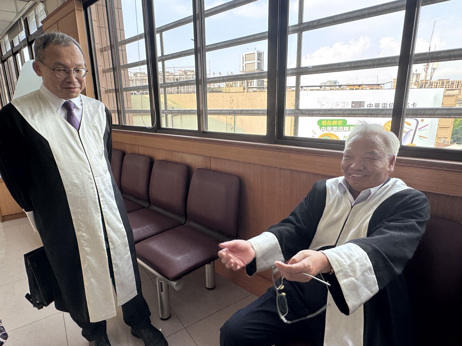 鴻海老臣戴正吳狀告郭台銘、鴻海 堅持傳喚郭 法官無奈:他不一定來