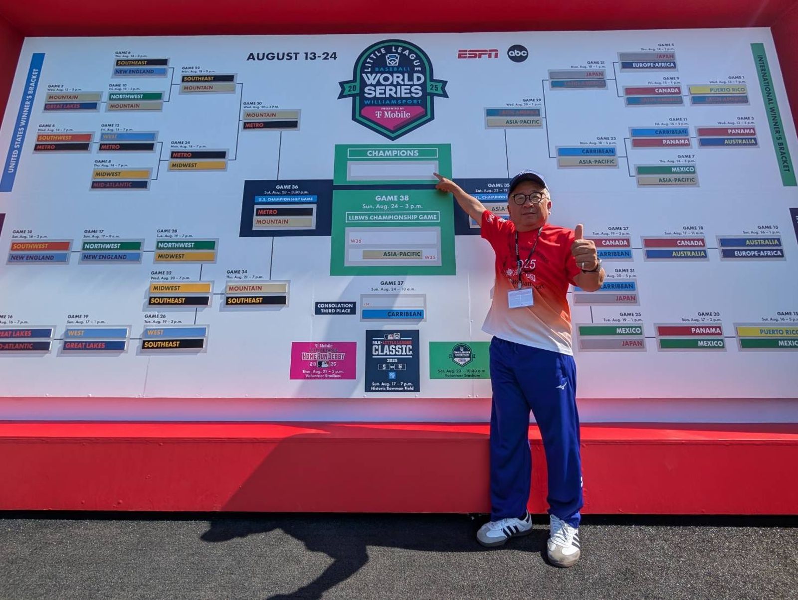 賴敏男感謝議員劉耀仁幫忙讓少棒隊有專屬球場練習。圖/市議員 劉耀仁