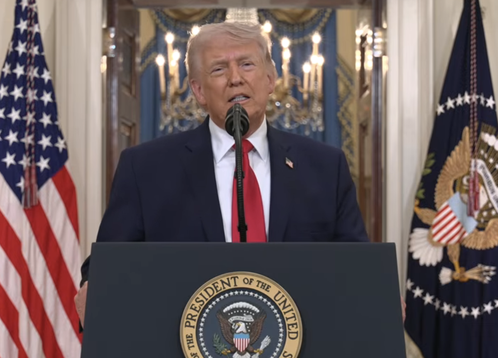 川普演說稱持續打擊伊朗！油價、股價兩樣情　台股紅翻黑跌破33K