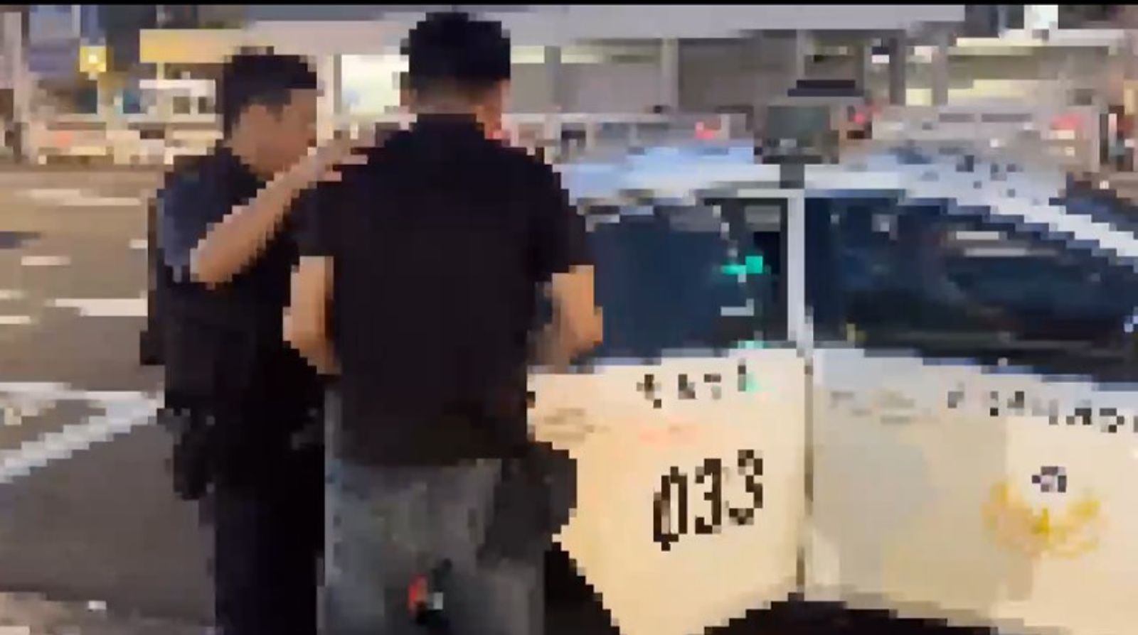 北捷民權西路站乘客互毆　2男為外籍旅客月台拳腳相向　網拍片喊：台版UFC