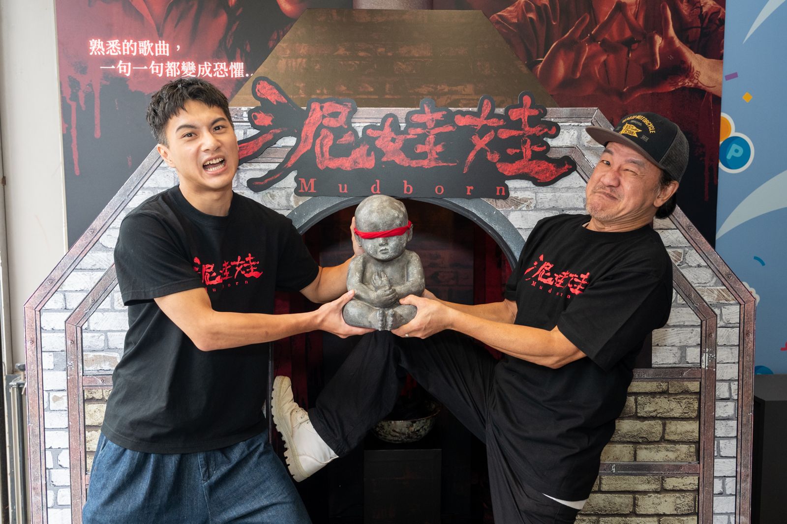 「鬼王」也怕爆!陳為民闖澳門百年鬼屋「翻牆逃」 《泥娃娃》驚見法師當保全