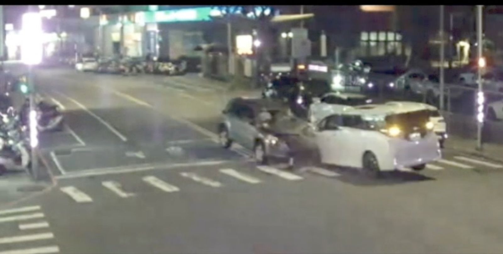 驚悚畫面曝!險成「三重警殉職」翻版 土城男毒駕逆向衝撞來車釀4傷
