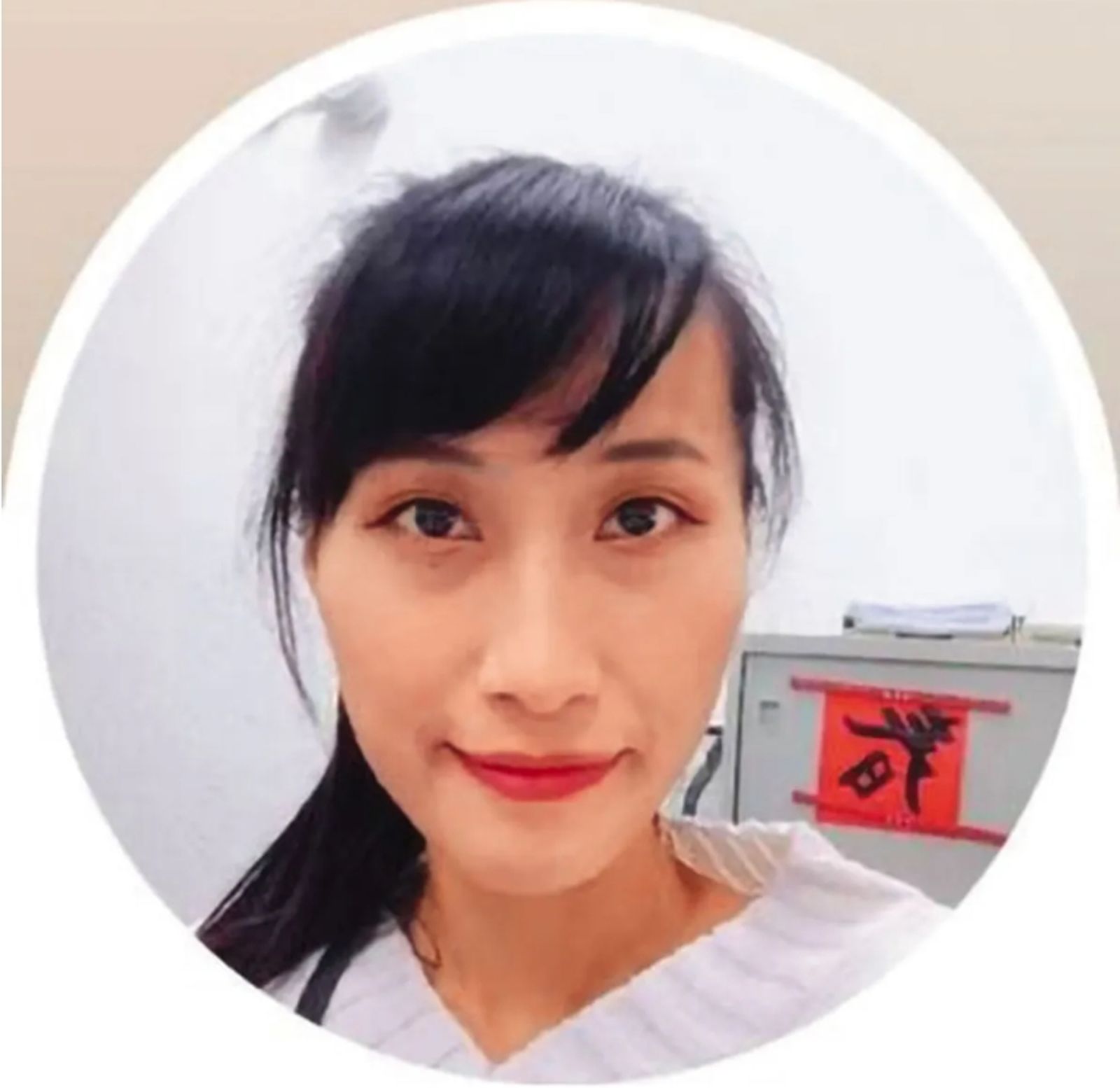 謝幸恩現年35歲，已從事記者多年。