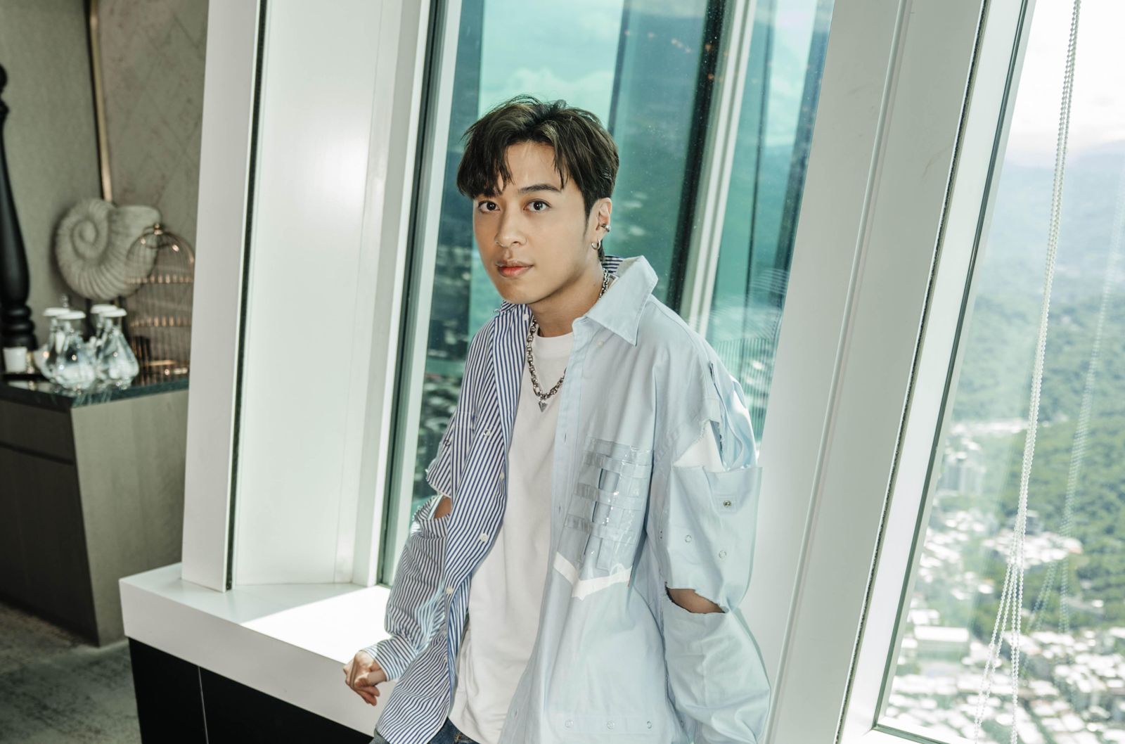 颱風攪局！潘宇謙行李箱滯留香港　來台沒內褲換洗「下場曝光」