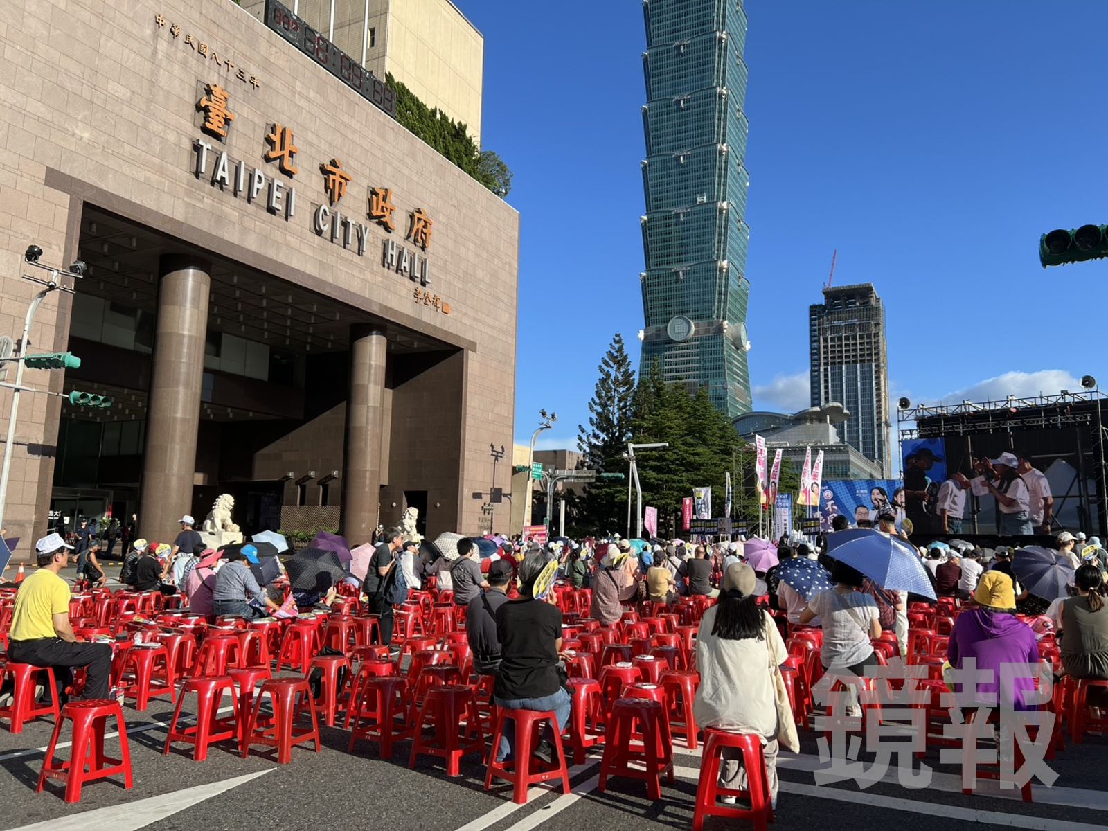 活動開始近2個小時，入座人數明顯增加，但仍有不少空位。（圖／袁維駿攝）