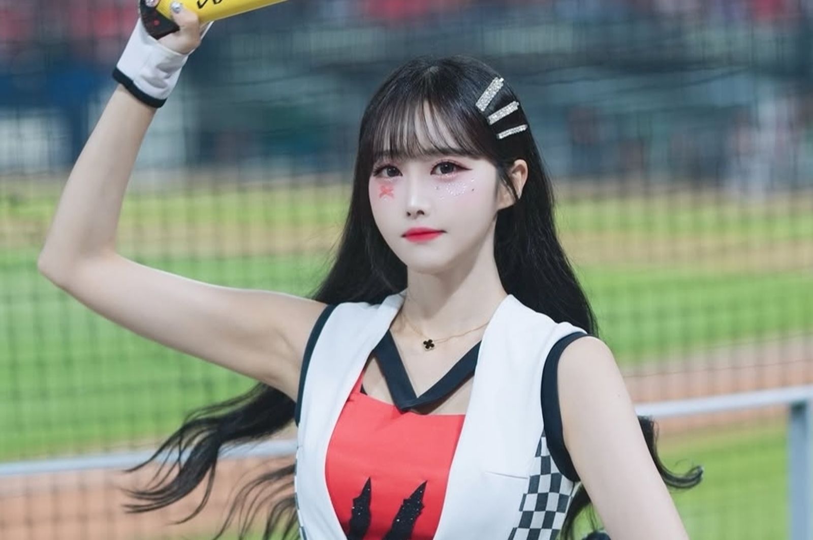 啦啦隊女神揭8年黑幕！淚訴職場霸凌「賽前躲廁所哭」　緊急停工就醫治療