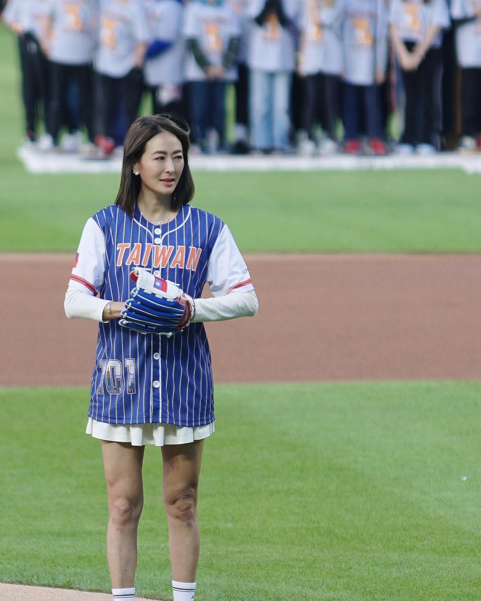 賈永婕受邀為紐約大都會隊開球。翻攝賈永婕的跑跳人生臉書