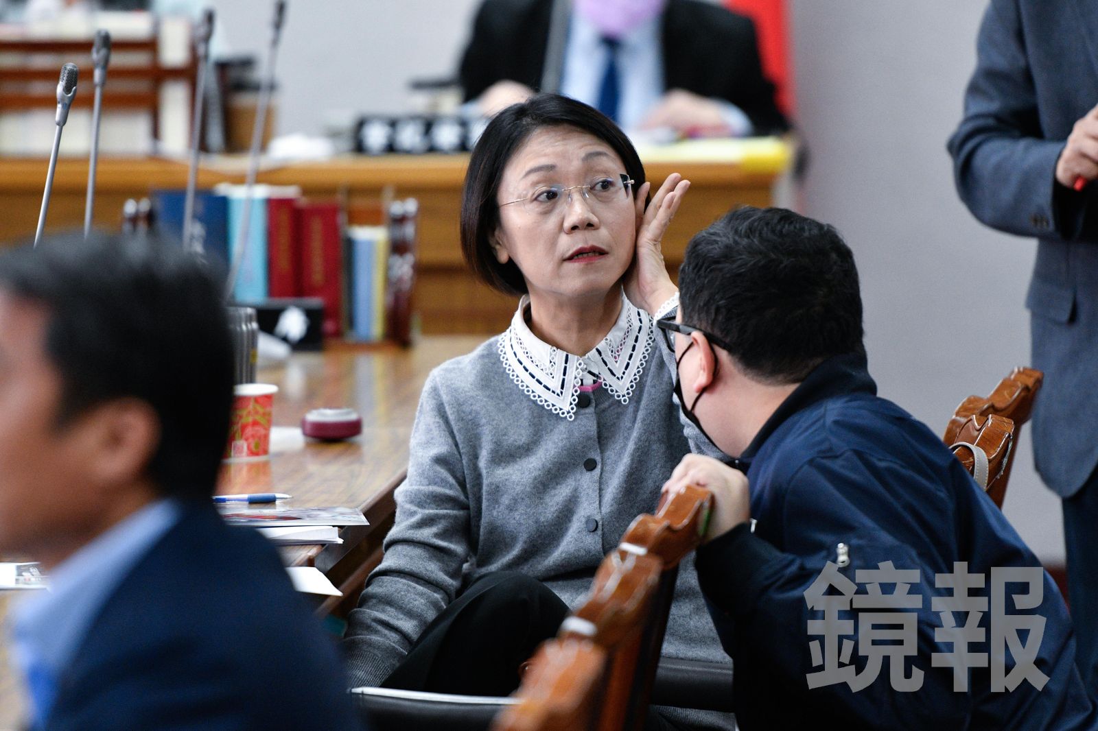 鄭任汶專欄:國民黨沒人敢去翁曉玲身上掛鈴鐺