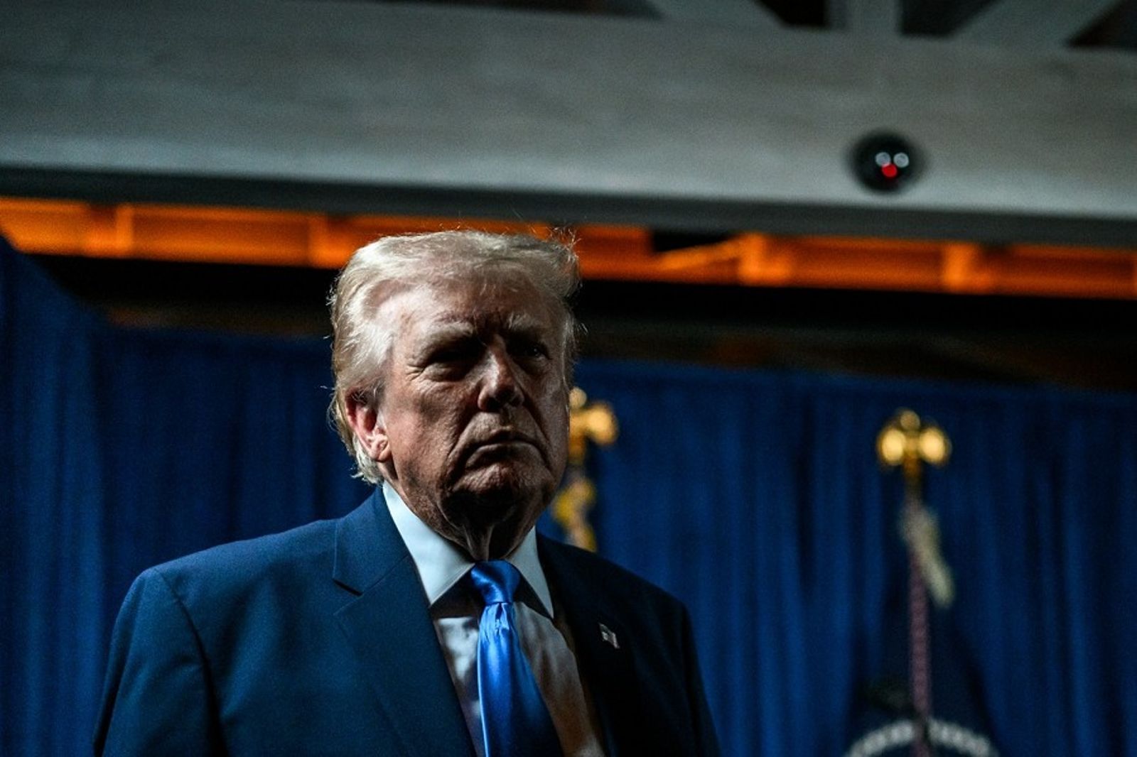 伊朗嗆川普：有種炸電廠我就鎖荷姆茲海峽　船隻通行收200萬美元過路費