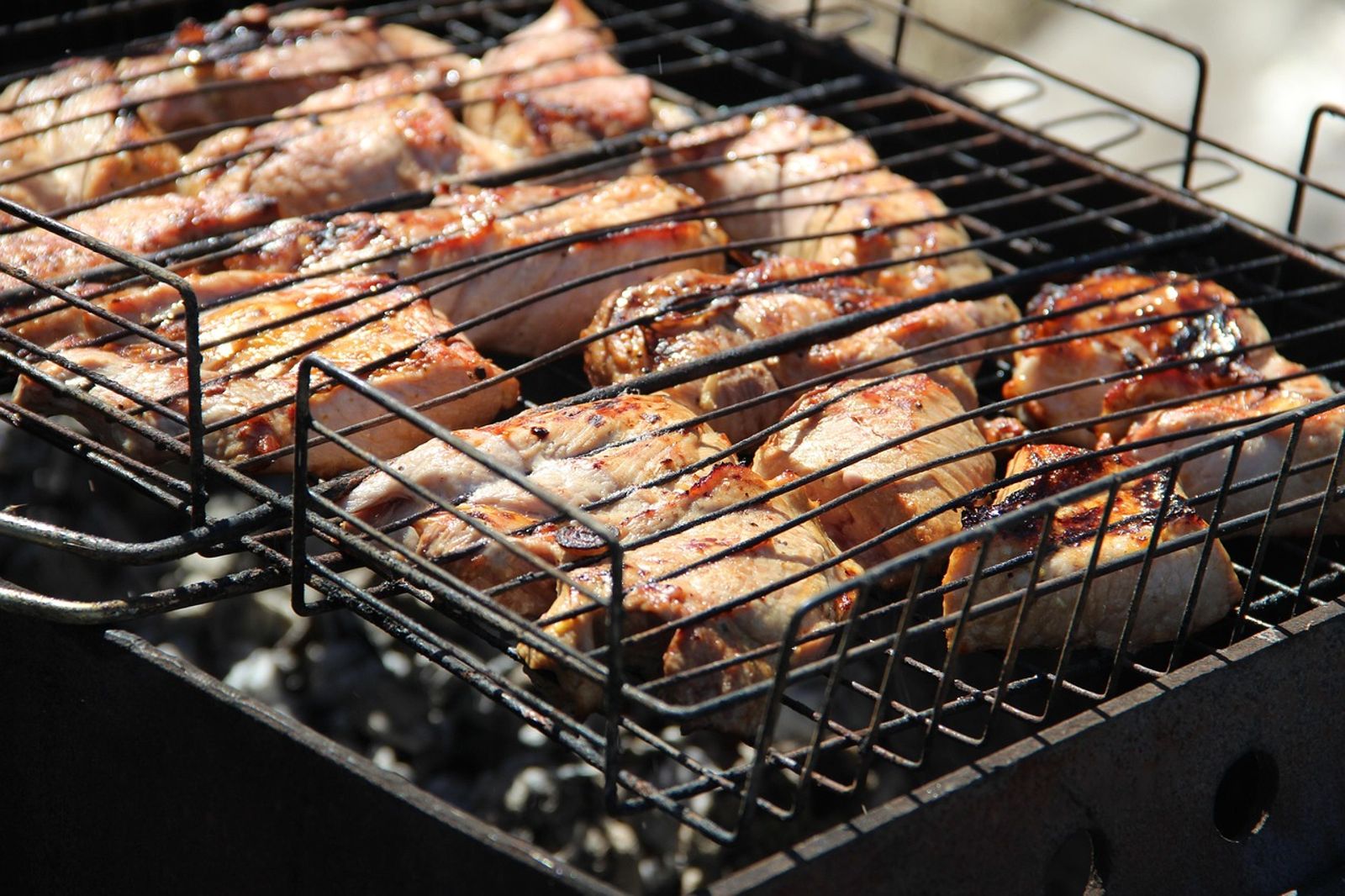 中秋烤肉「鋁箔紙、烤肉架」要回收？環保局給答案了　丟錯恐罰6千元