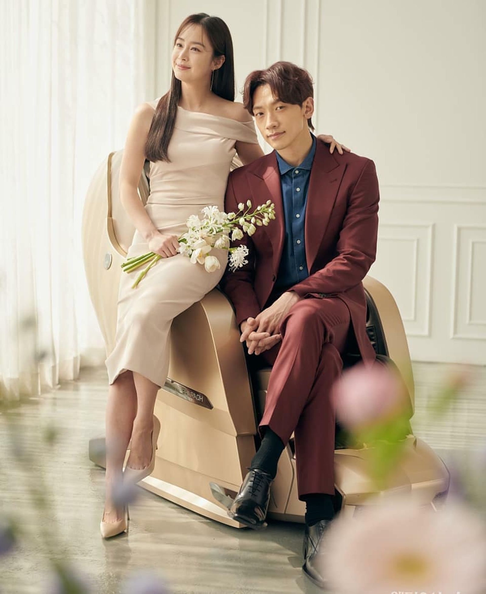 金泰希（左）與Rain是韓國著名明星夫妻檔，也曾一同受邀拍廣告。翻攝IG