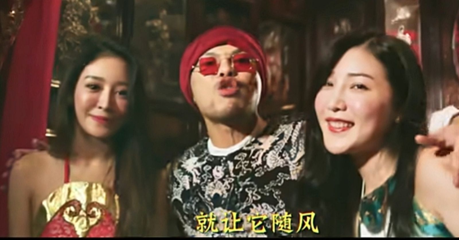 謝侑芯5年前火辣影片曝光!黃明志、黃秋生都在場疑為舊識