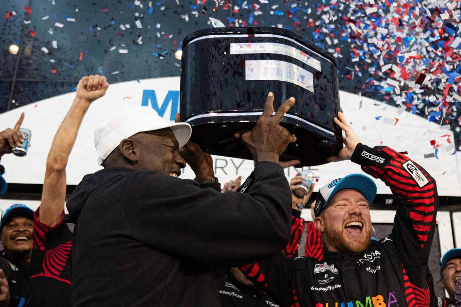 籃球之神激動語塞！喬丹車隊締造史詩連勝　揮別低潮連奪兩冠