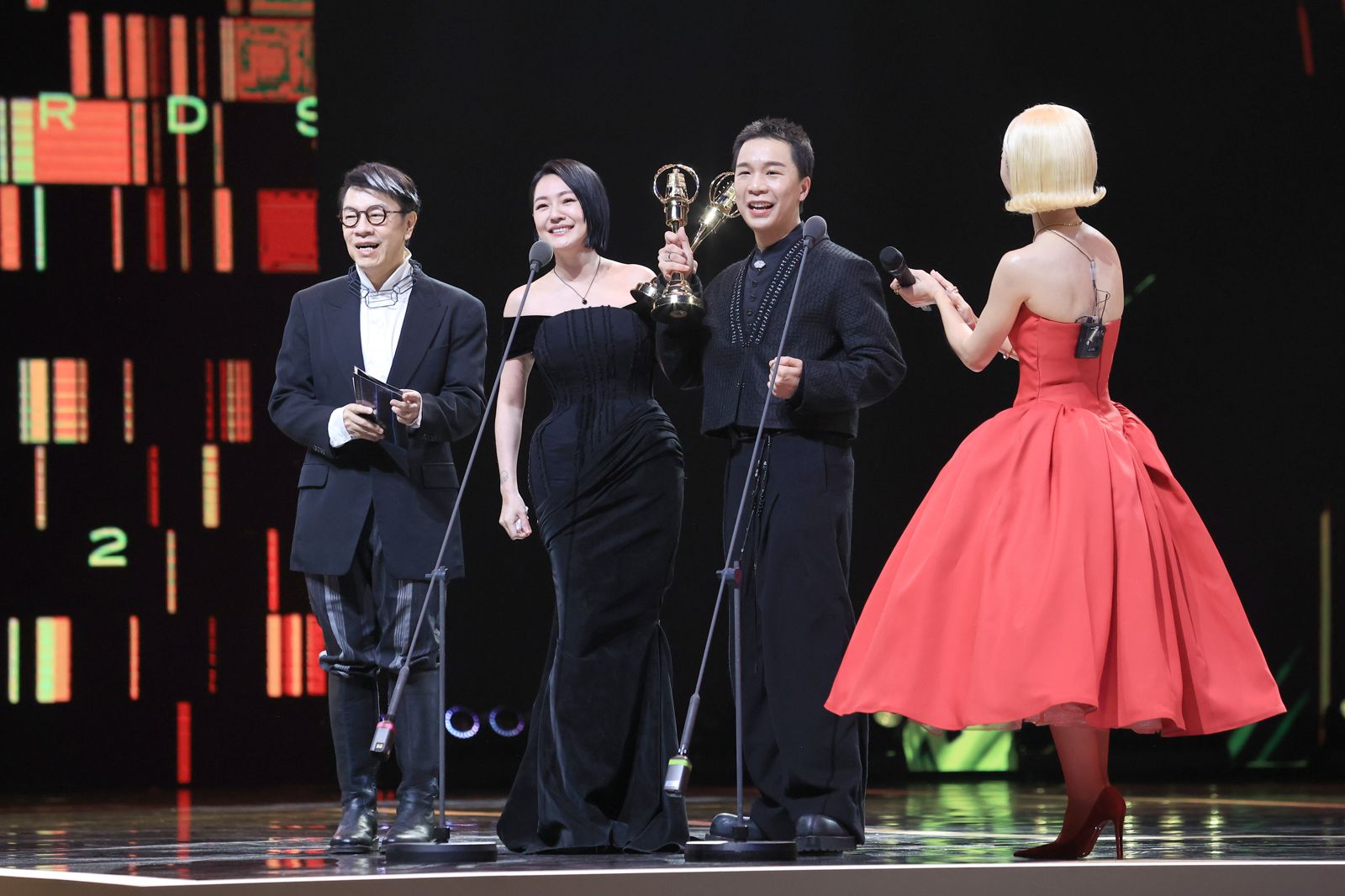 金鐘60締造新紀錄！2天典禮觸及1400萬人　小S、潘迎紫掀收視高峰