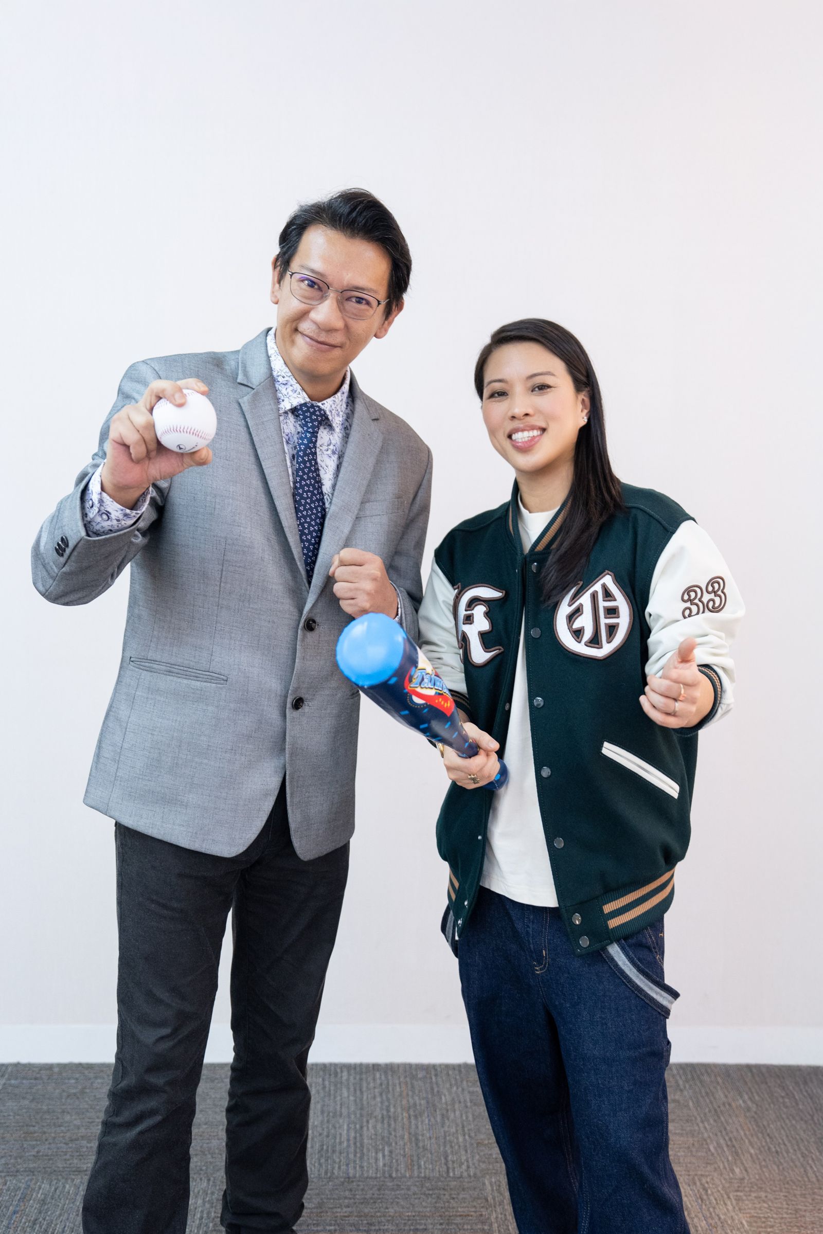 葛仲珊的新單曲〈全壘打〉邀來體育主播徐展元合作。索尼音樂提供