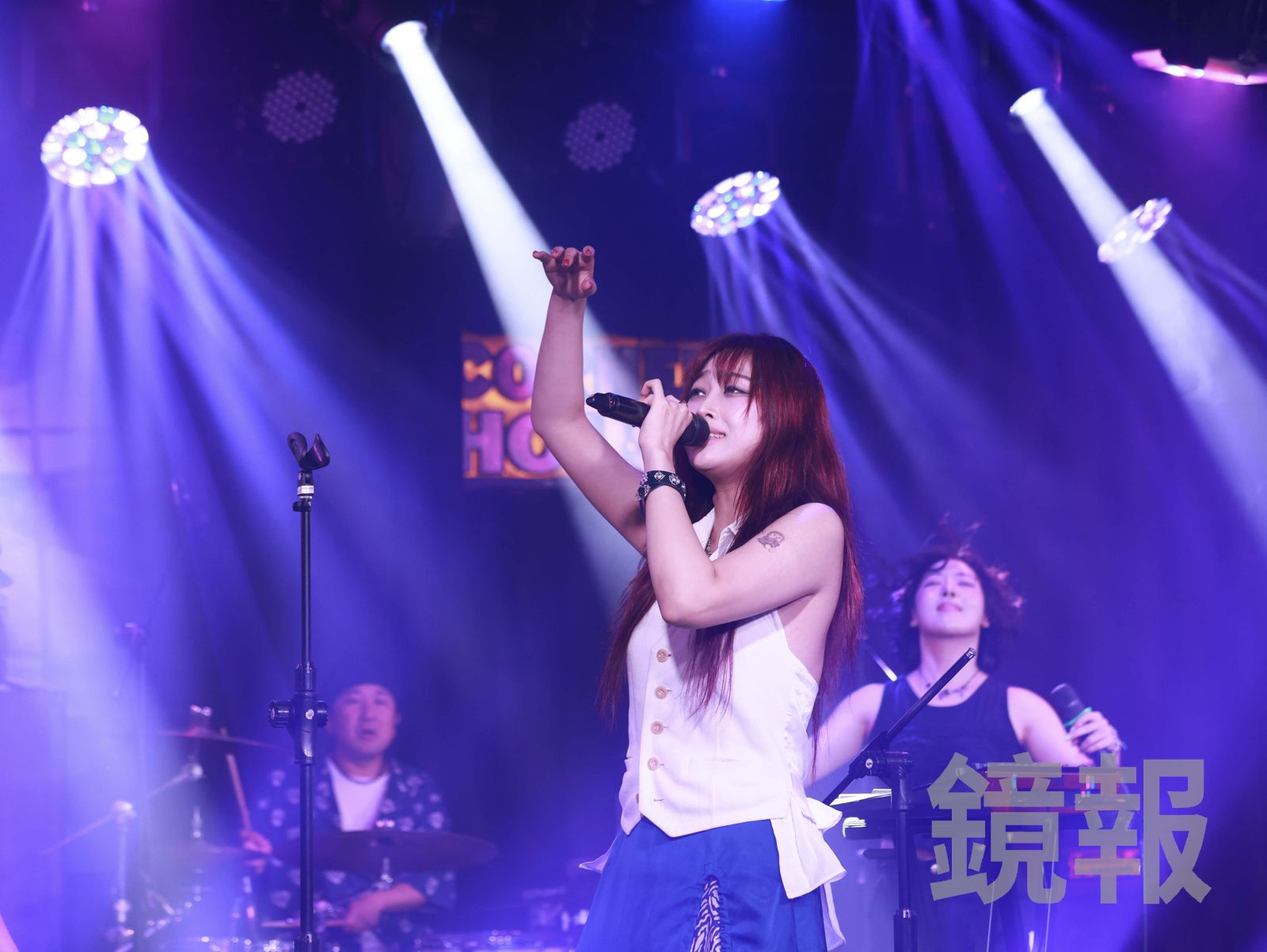 女主唱擦身許光漢崩潰了！　韓團Leenalchi逛霞海城隍廟祈求：變巨星