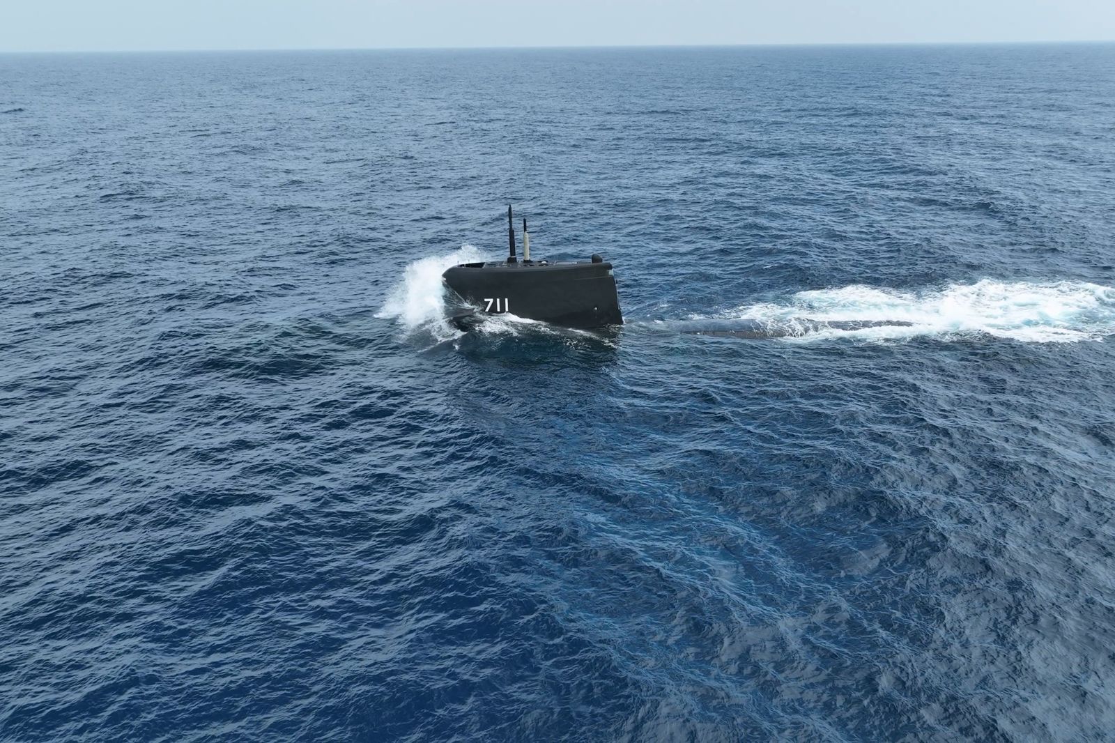 海鯤號今第3次潛航測試 無人船、大武救難艦出海伴航