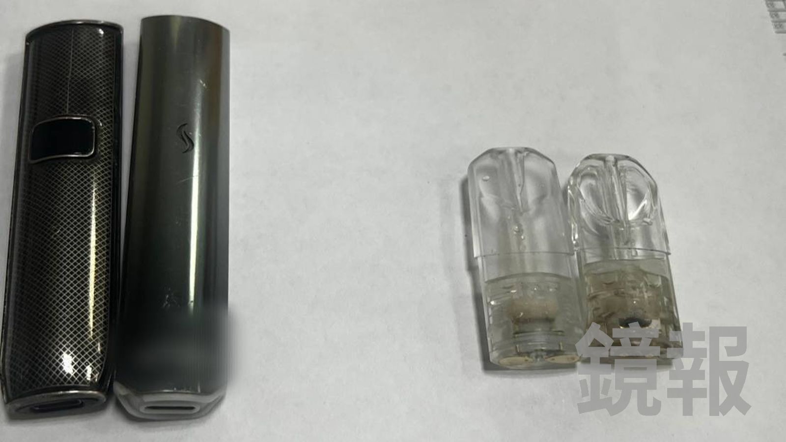 警方從葉男身上搜出喪屍煙彈,當場人贓俱獲。翻攝畫面