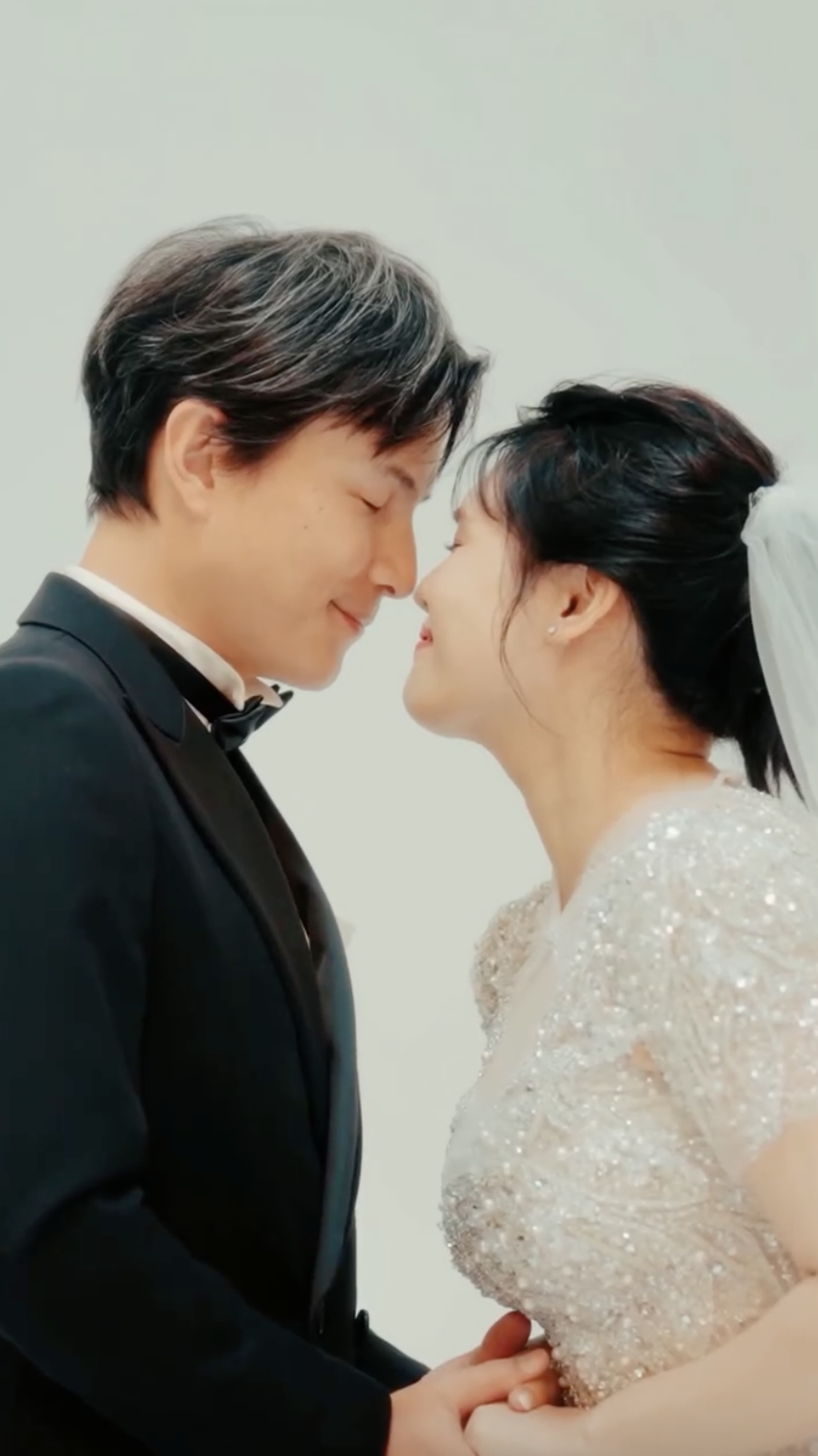 夏宇童、孫協志浪漫婚紗照曝光。翻攝Instagram @sha_ariel