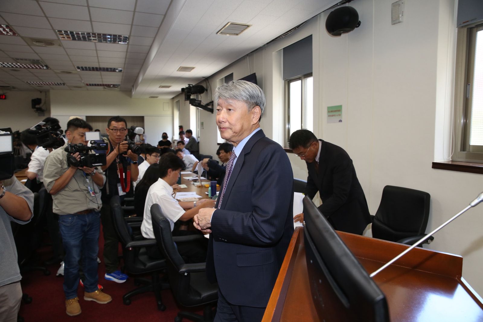 鄭任汶專欄：左右為難　郭智輝當官註定水土不服