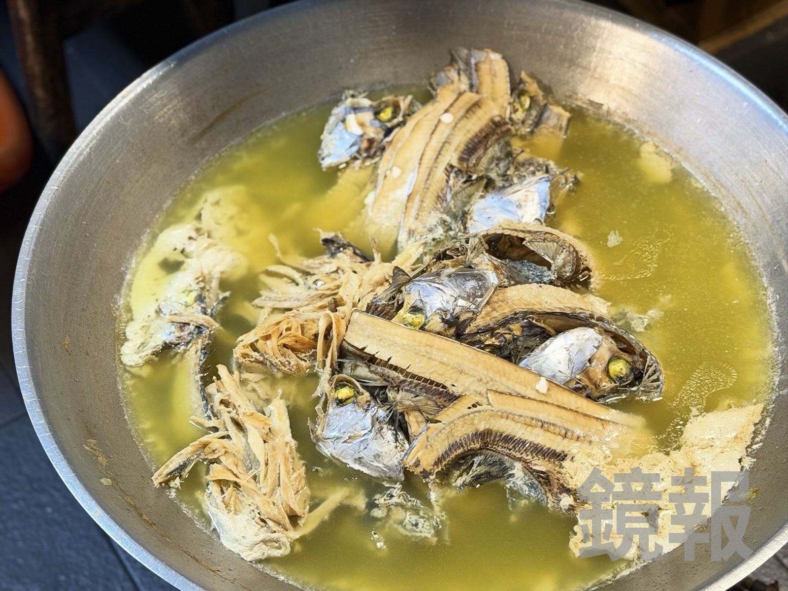 老闆娘每天熬煮大量的白帶魚,料很實在。