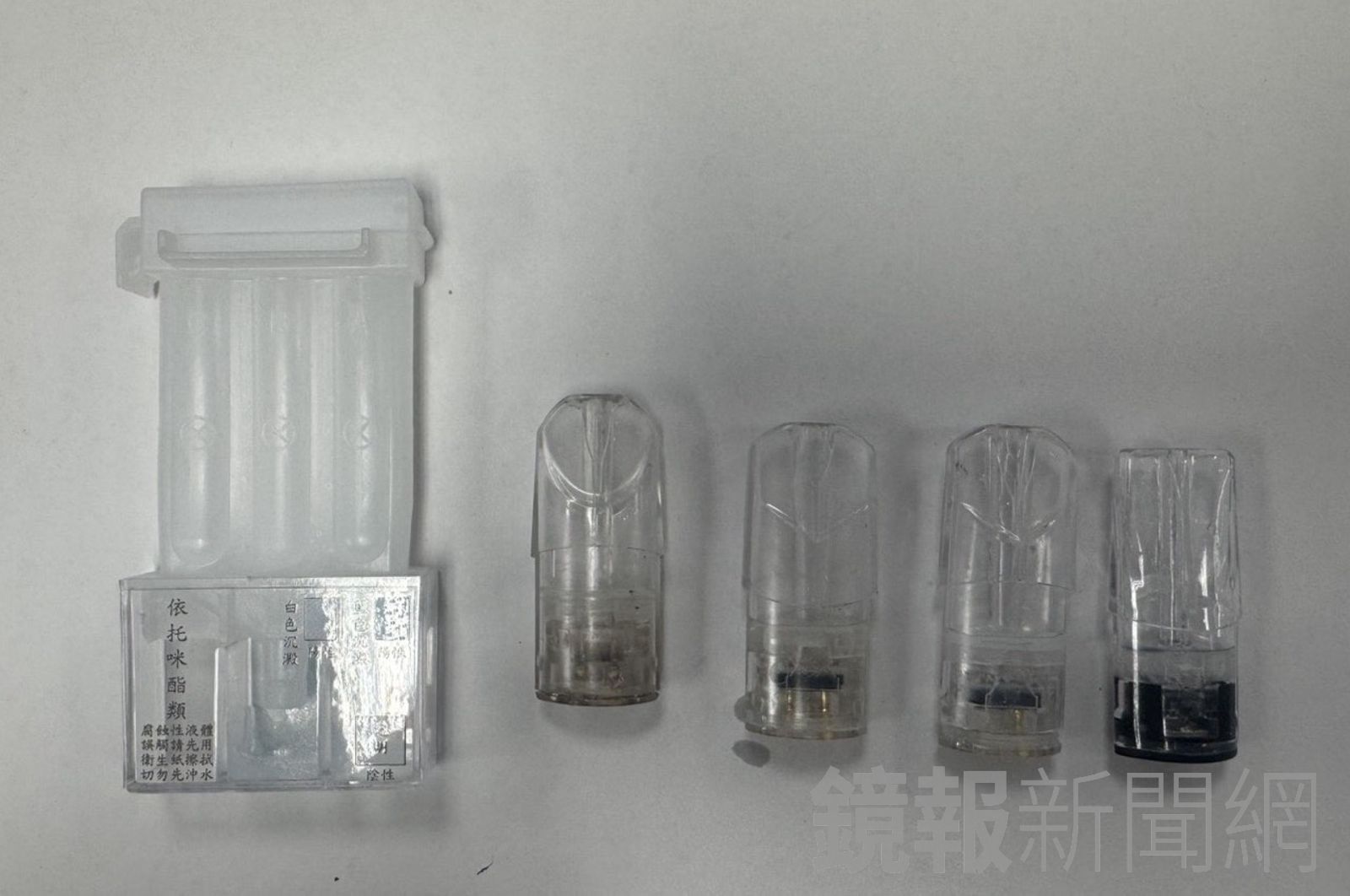 警方在劉男身上及車上查獲依託咪酯煙彈。警方提供